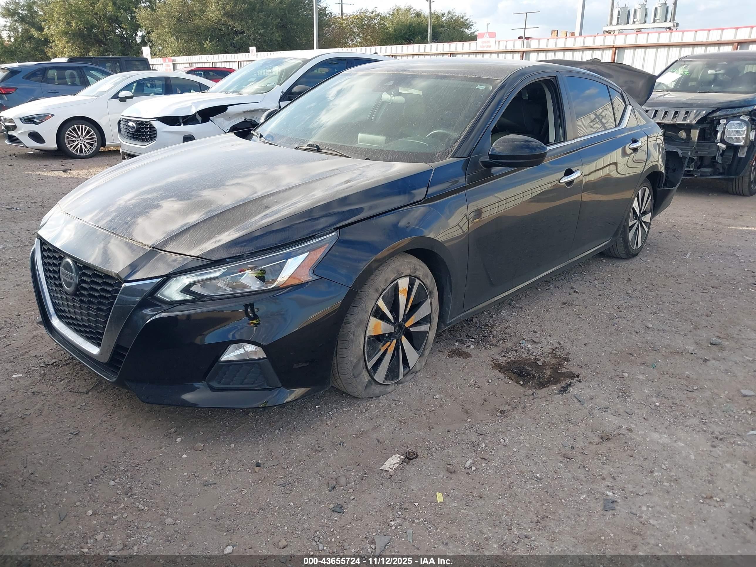 NISSAN ALTIMA image 2