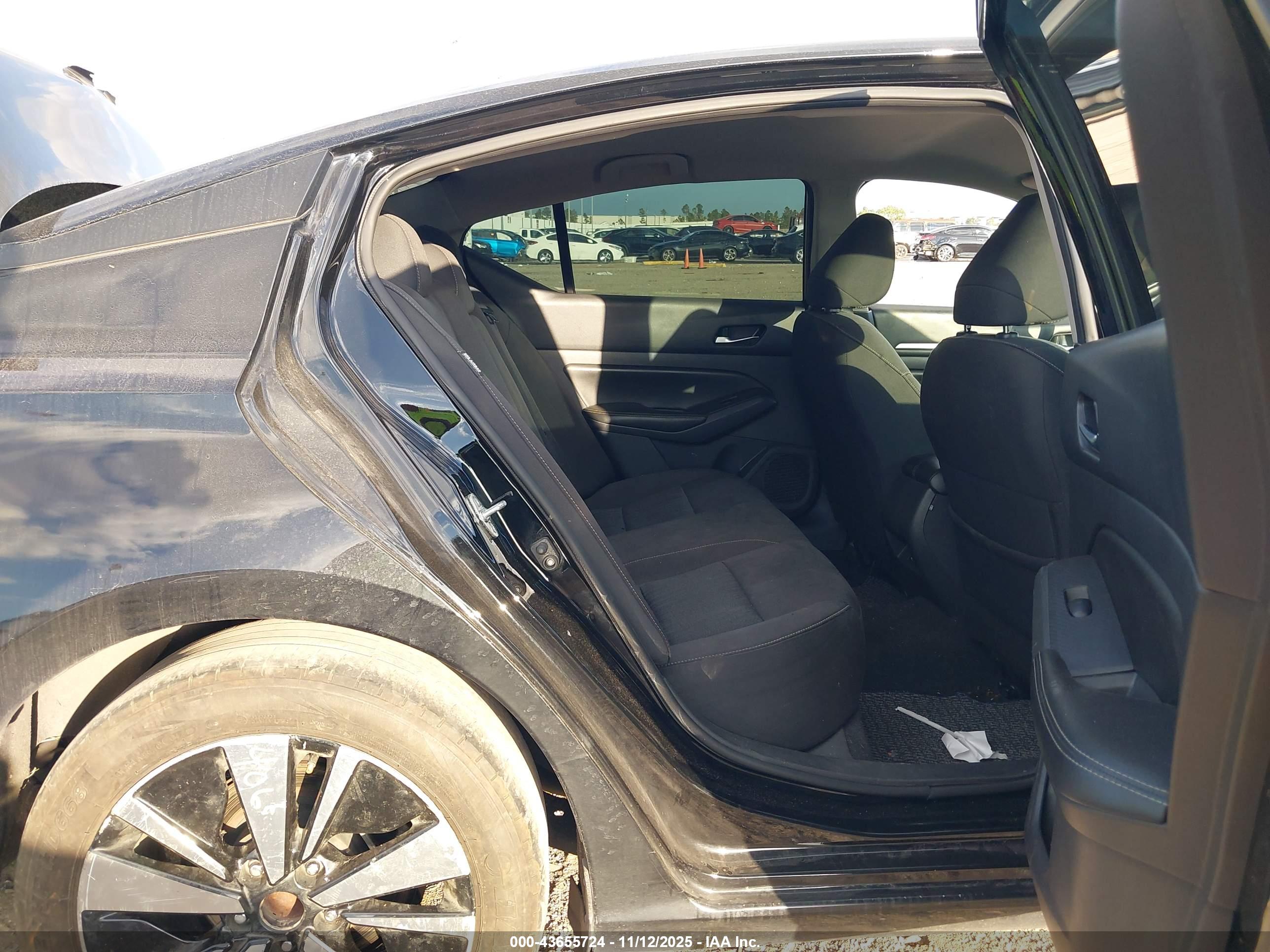NISSAN ALTIMA image 8