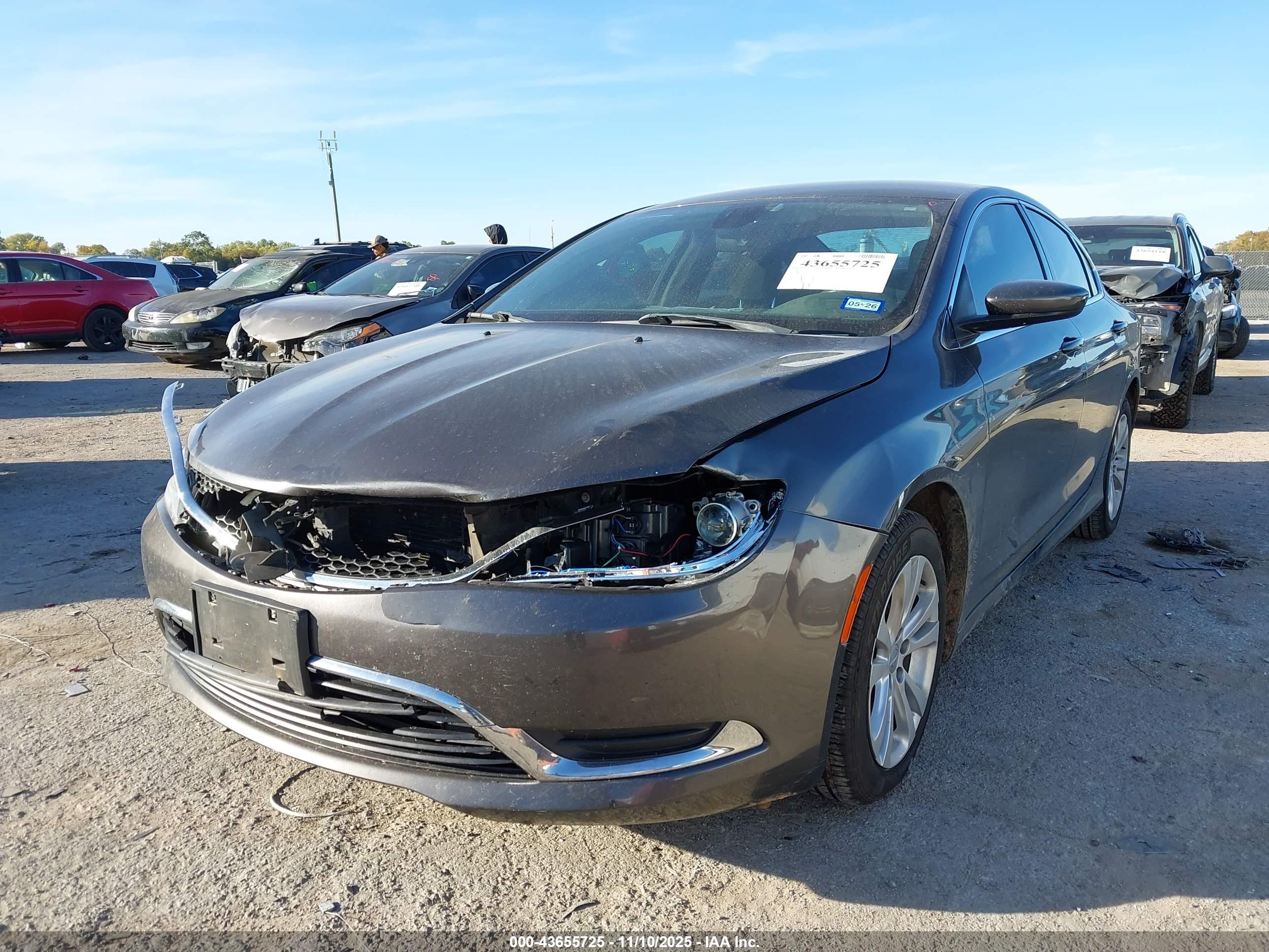 CHRYSLER 200 image 2