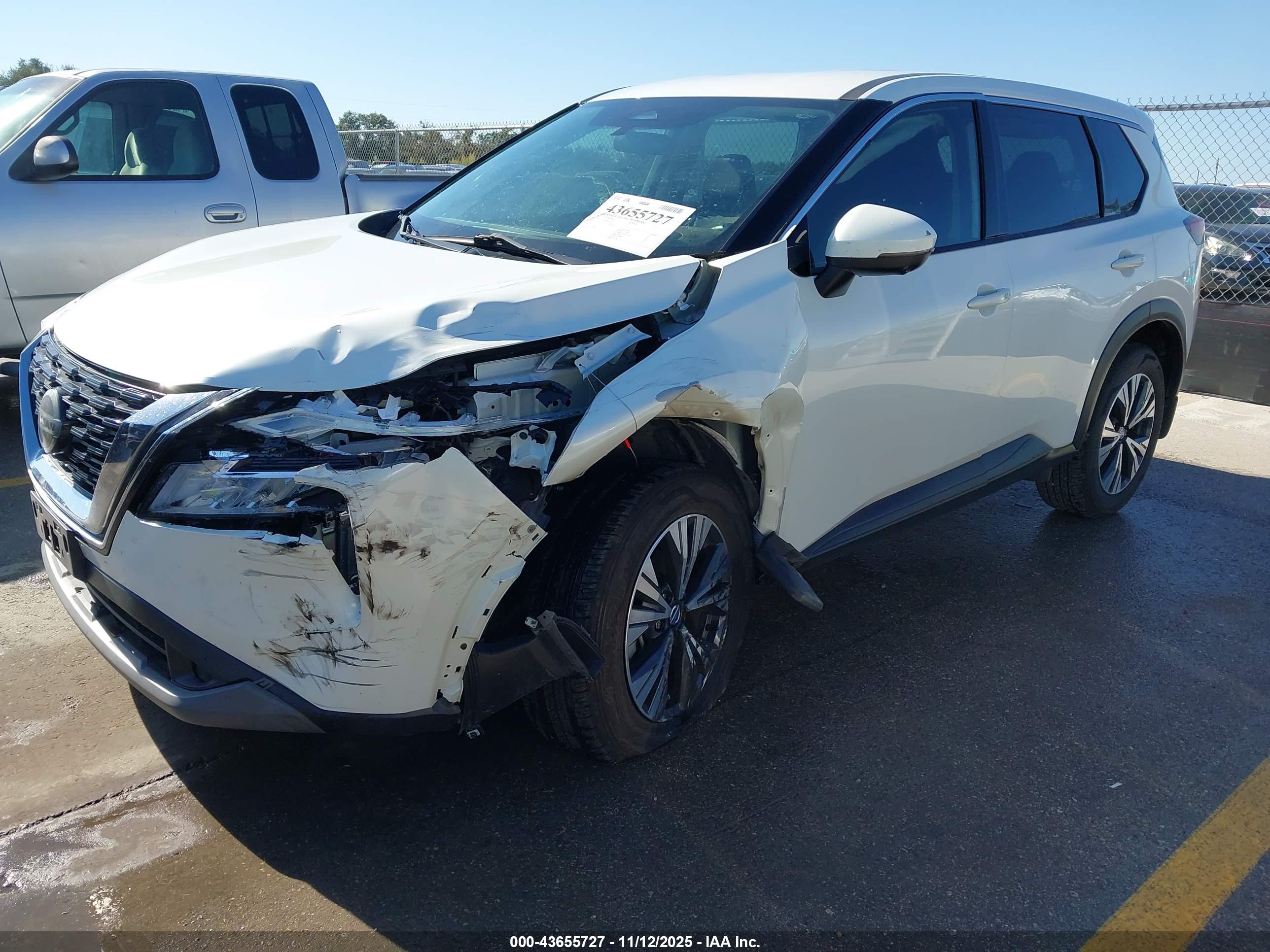 NISSAN ROGUE image 6