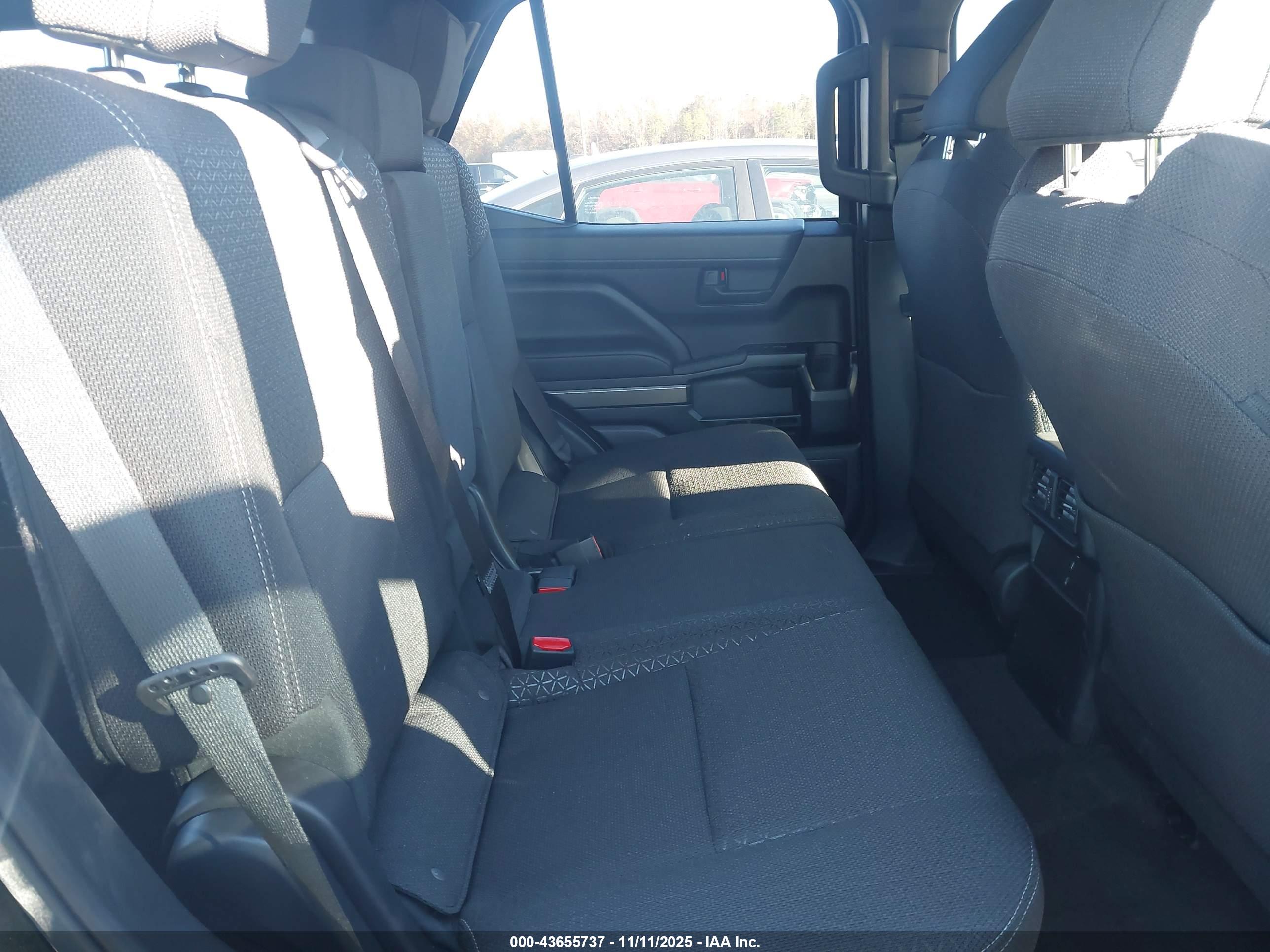 TOYOTA 4RUNNER image 8