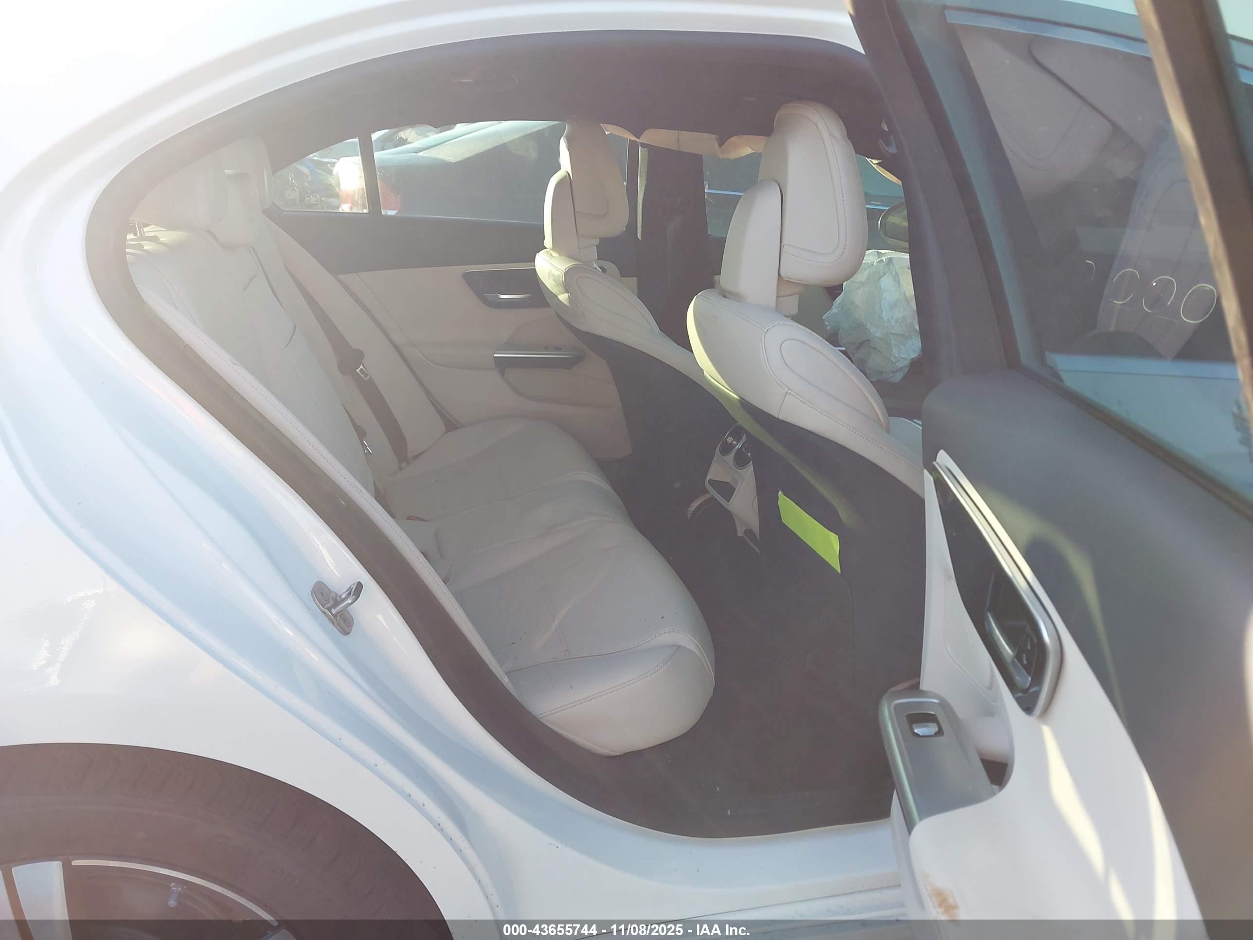 MERCEDES-BENZ C image 8