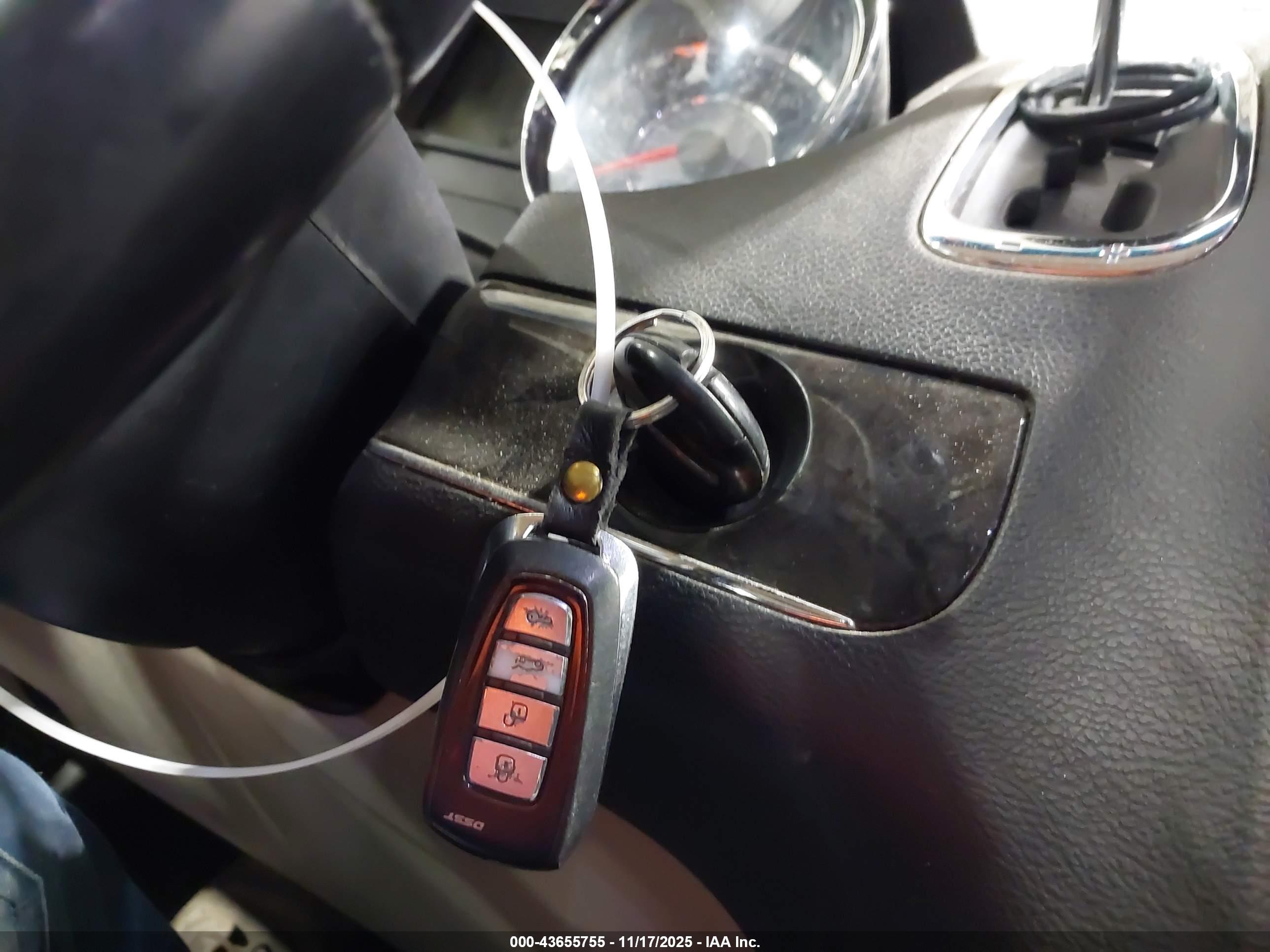 CHRYSLER TOWN image 11
