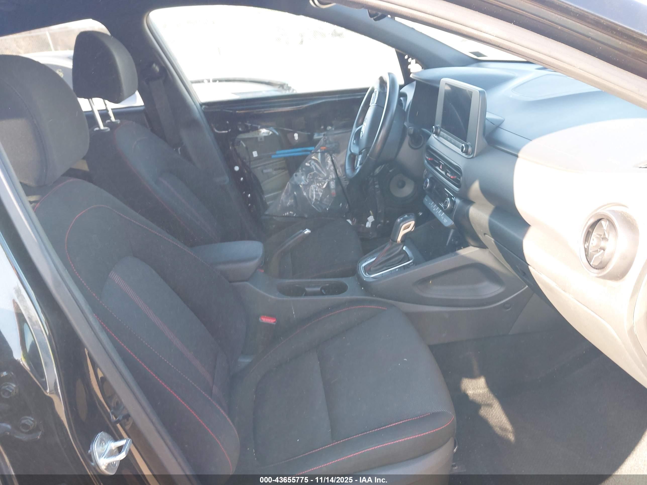 HYUNDAI KONA image 5