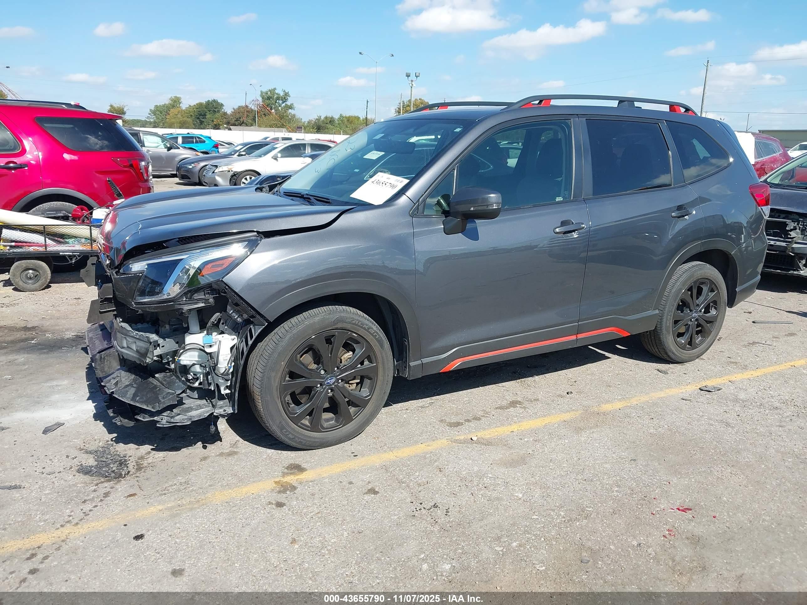 SUBARU FORESTER image 2
