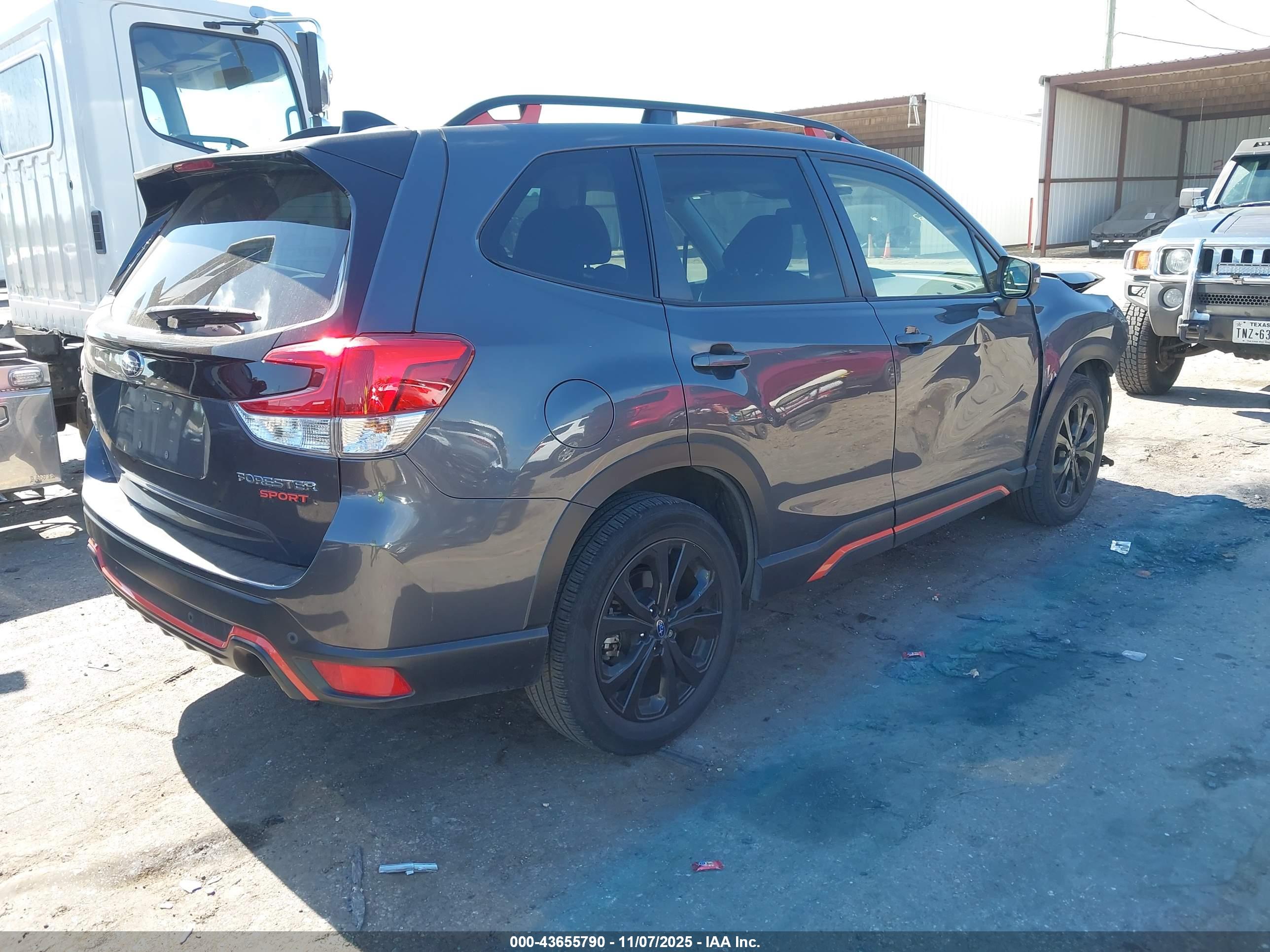 SUBARU FORESTER image 4