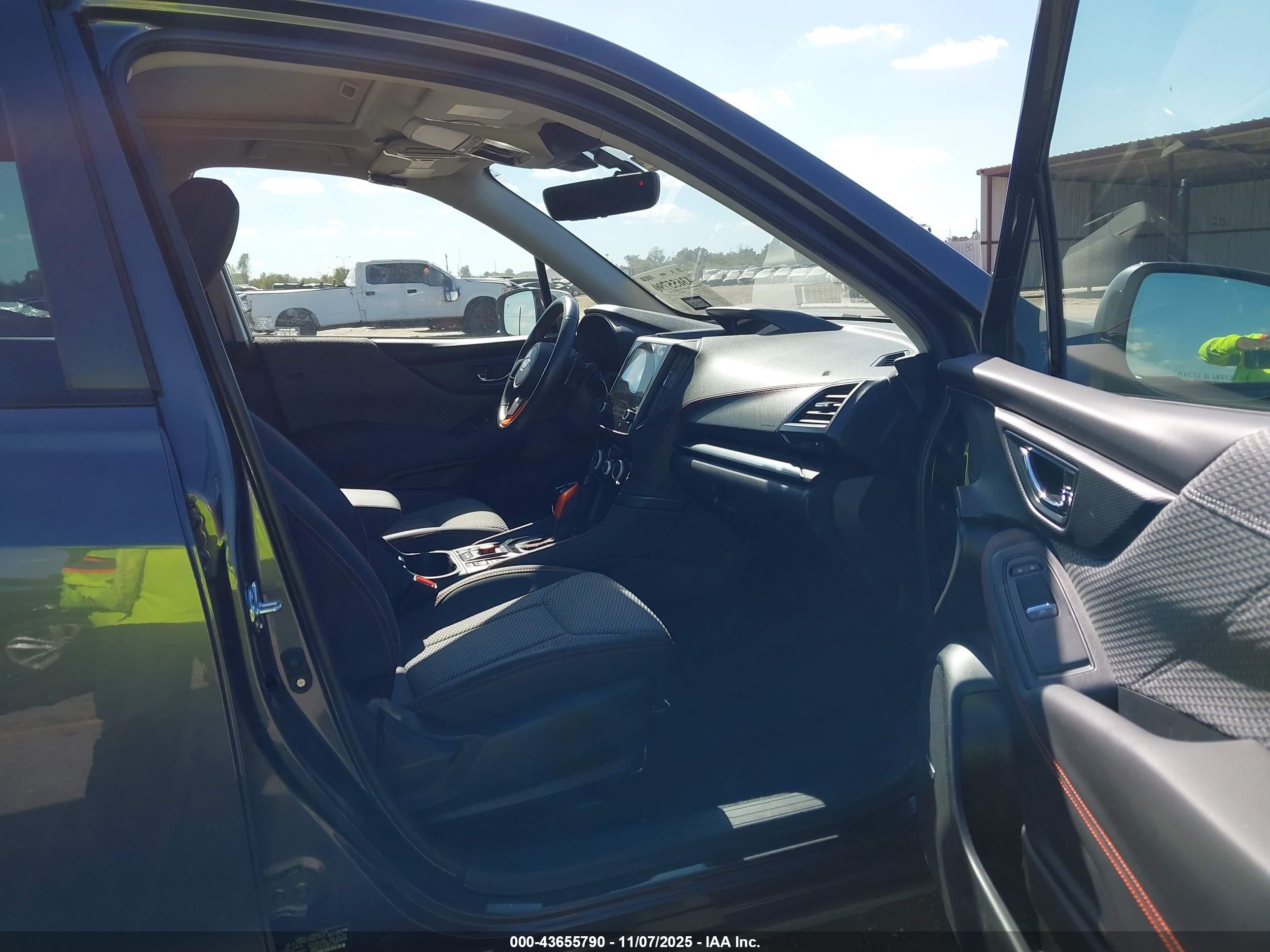 SUBARU FORESTER image 5