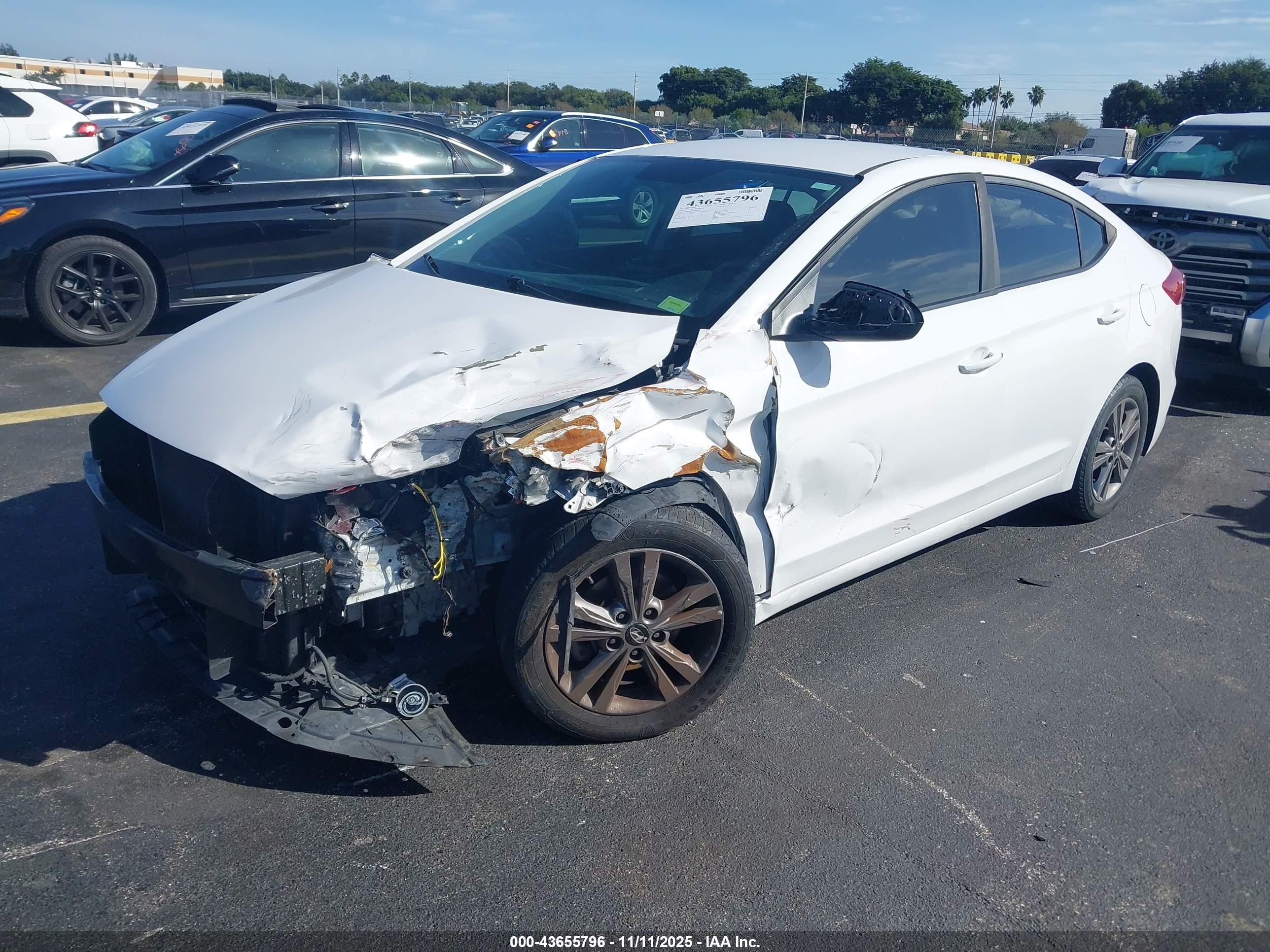 HYUNDAI ELANTRA image 2
