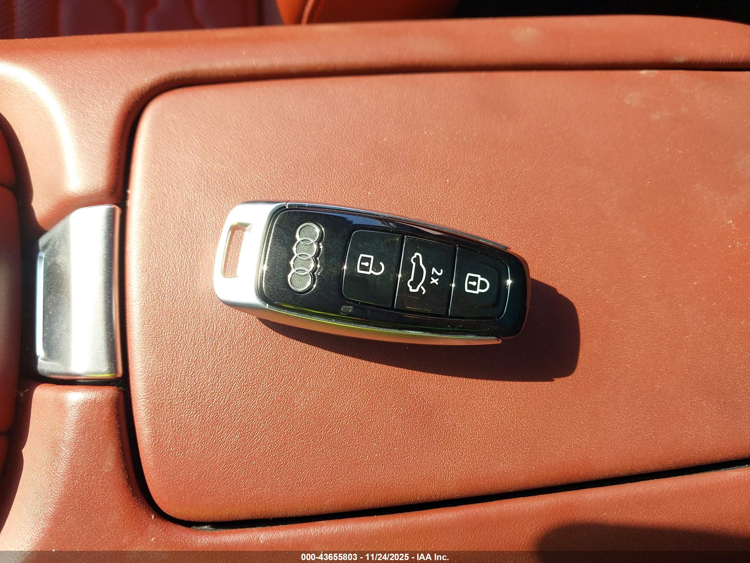 AUDI E-TRON image 11