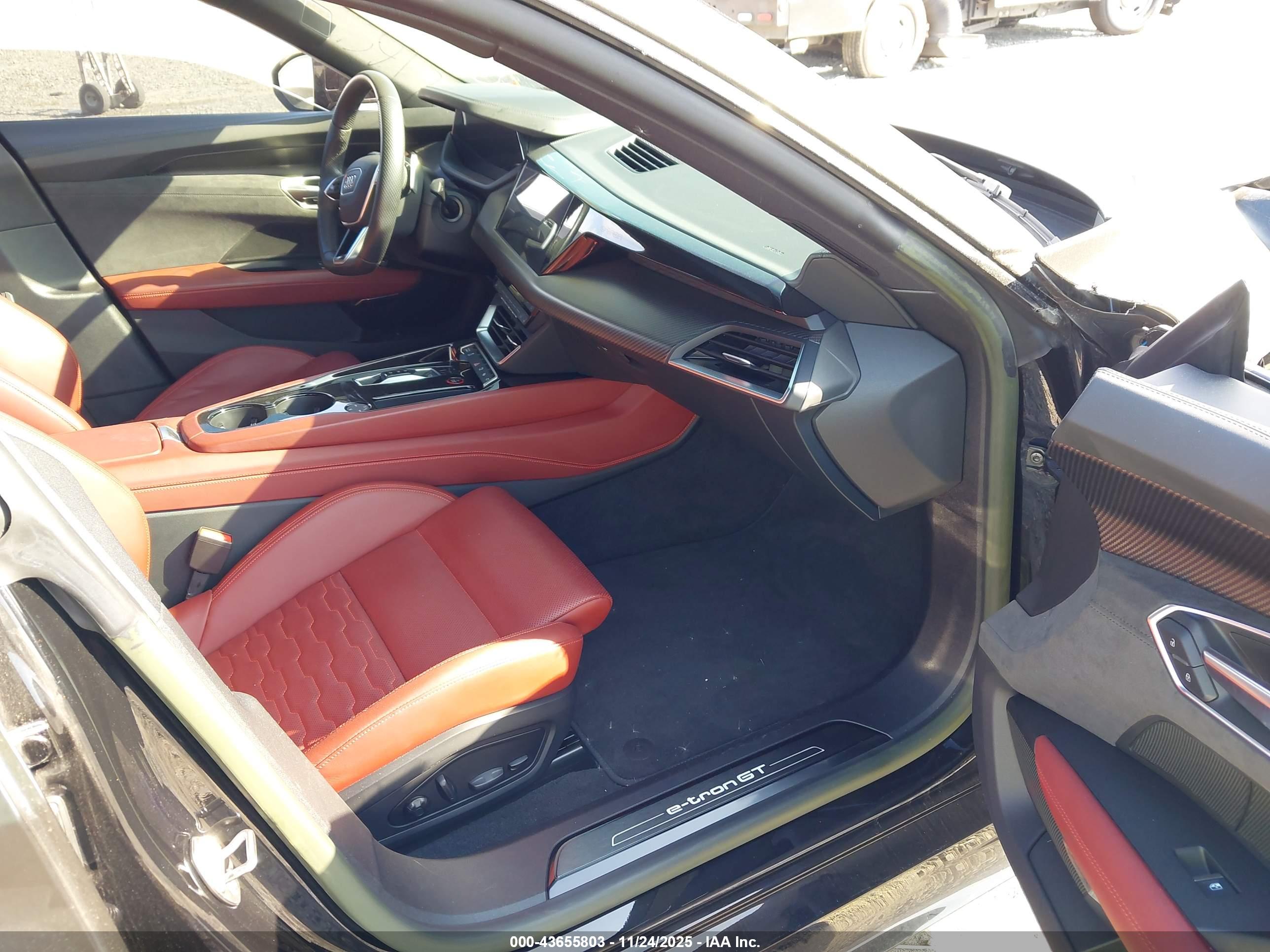 AUDI E-TRON image 5