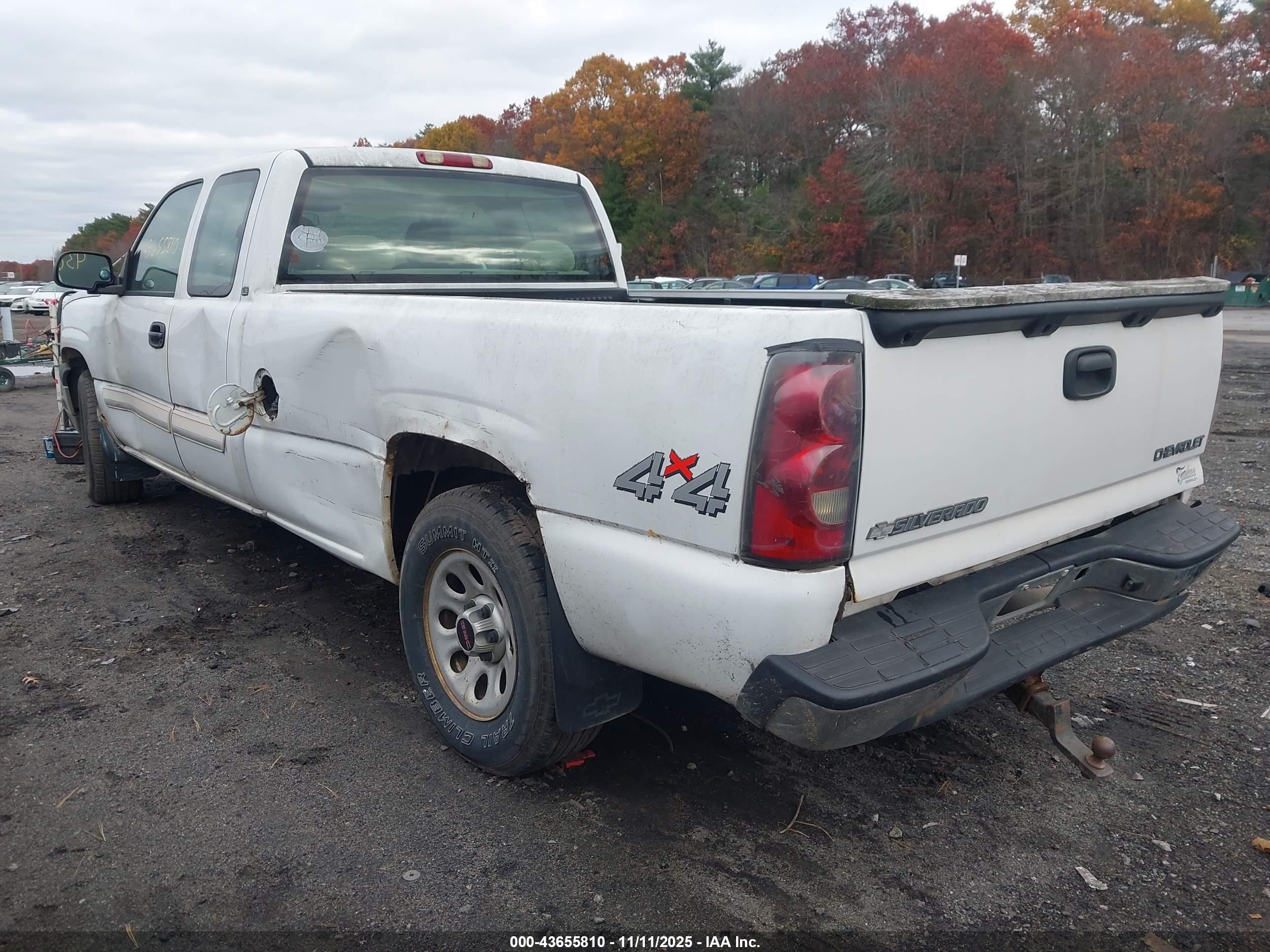 CHEVROLET SILVERADO image 3