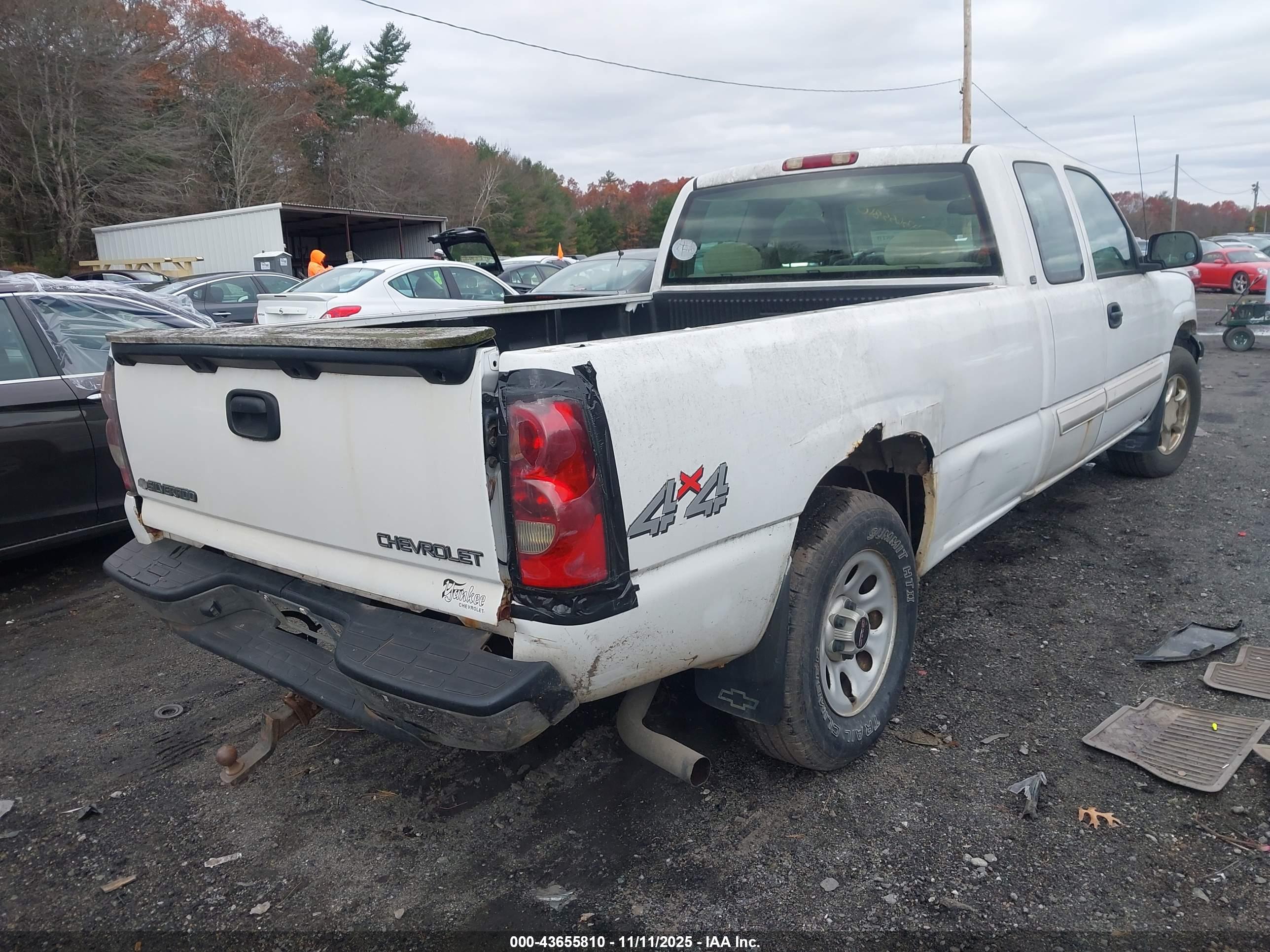 CHEVROLET SILVERADO image 4