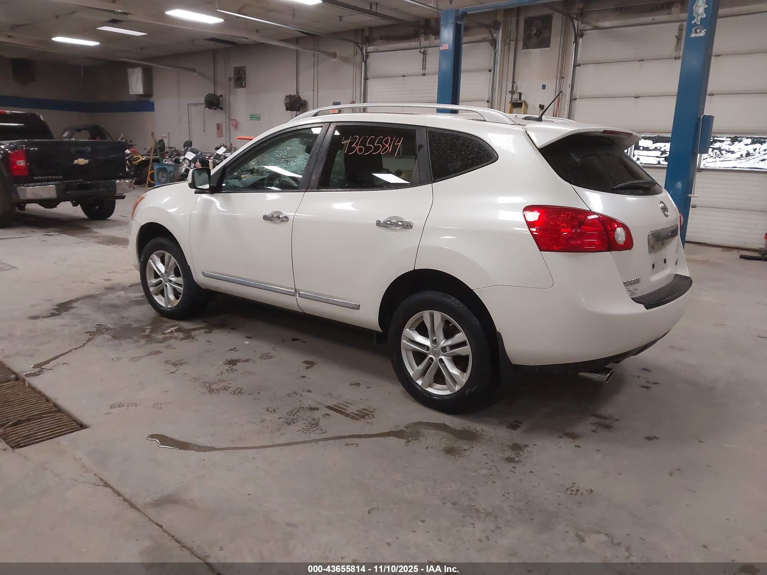NISSAN ROGUE image 3