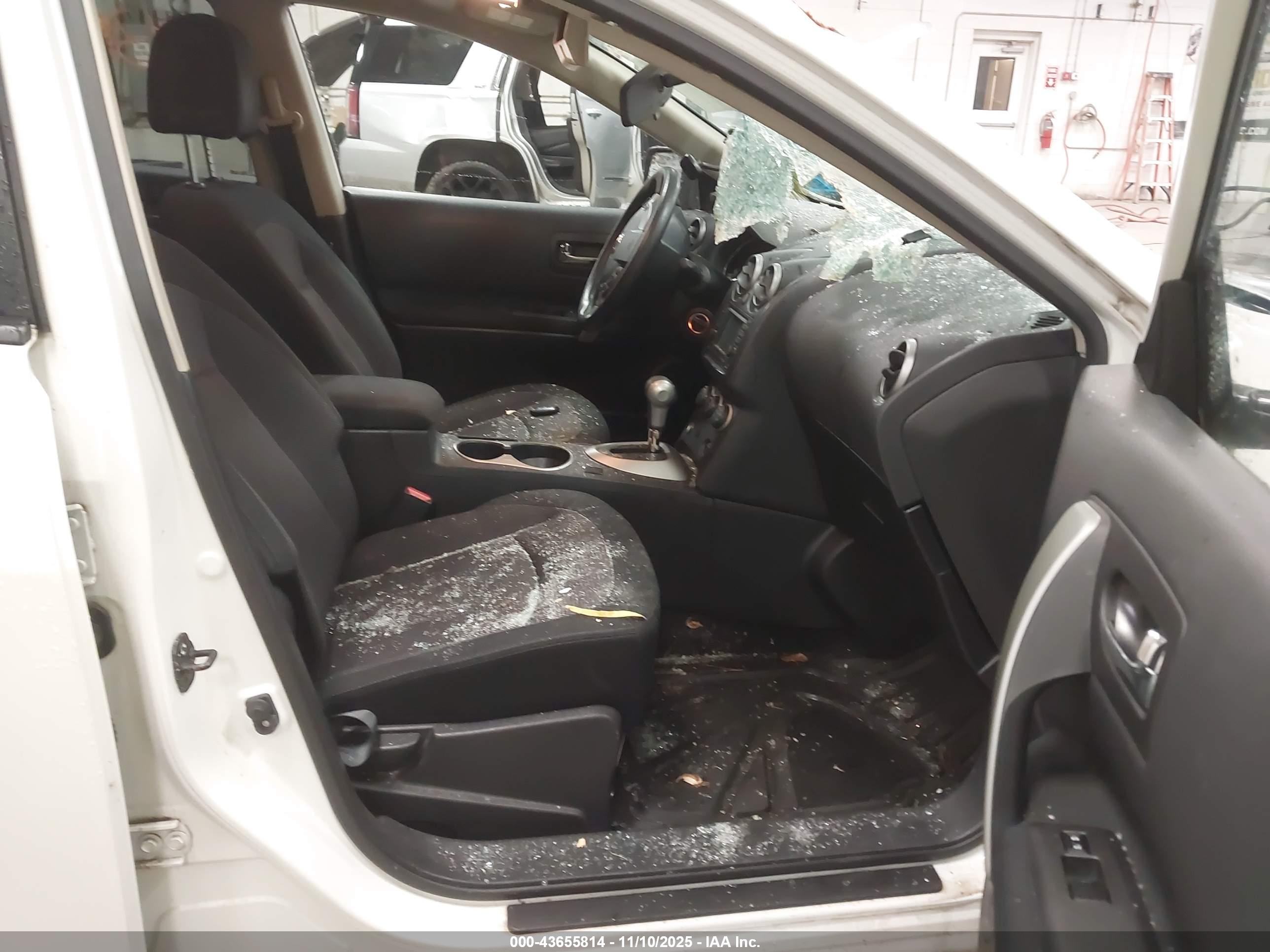 NISSAN ROGUE image 5