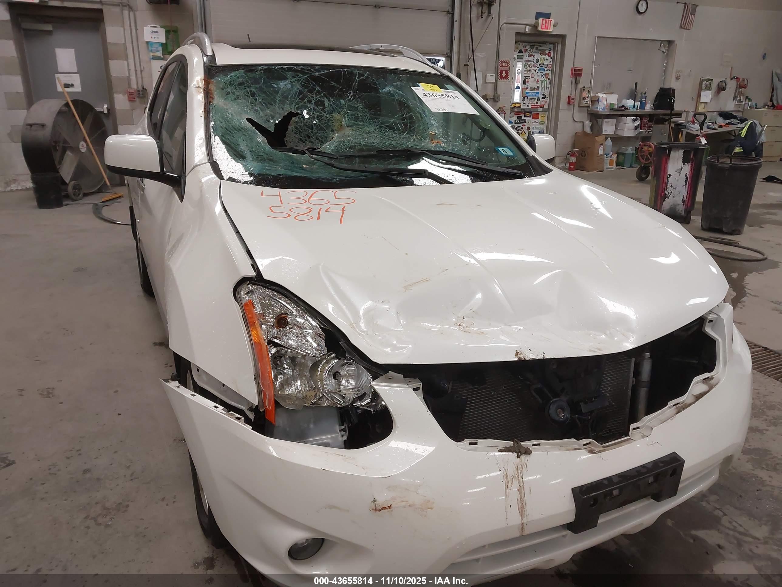 NISSAN ROGUE image 6