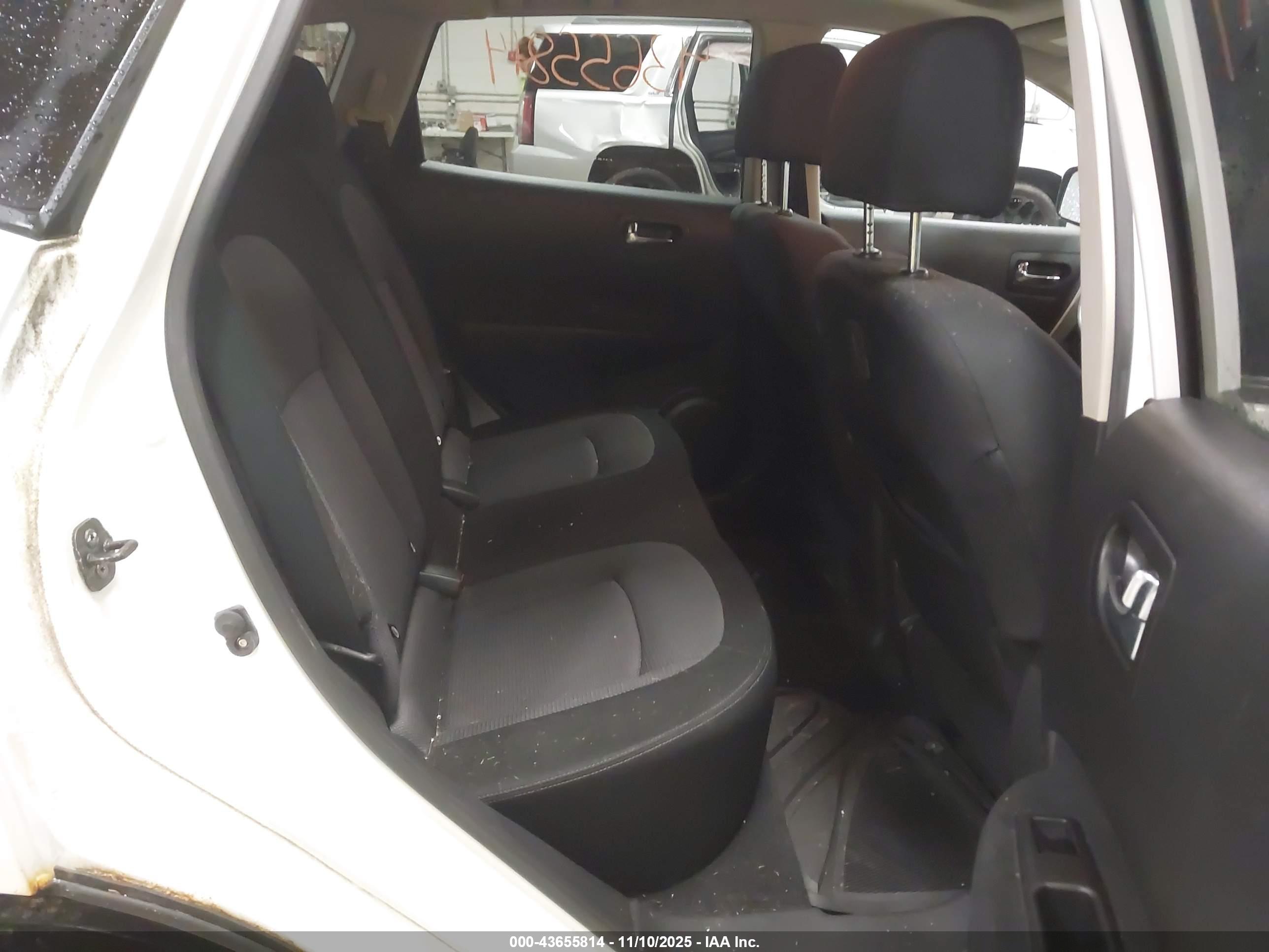 NISSAN ROGUE image 8