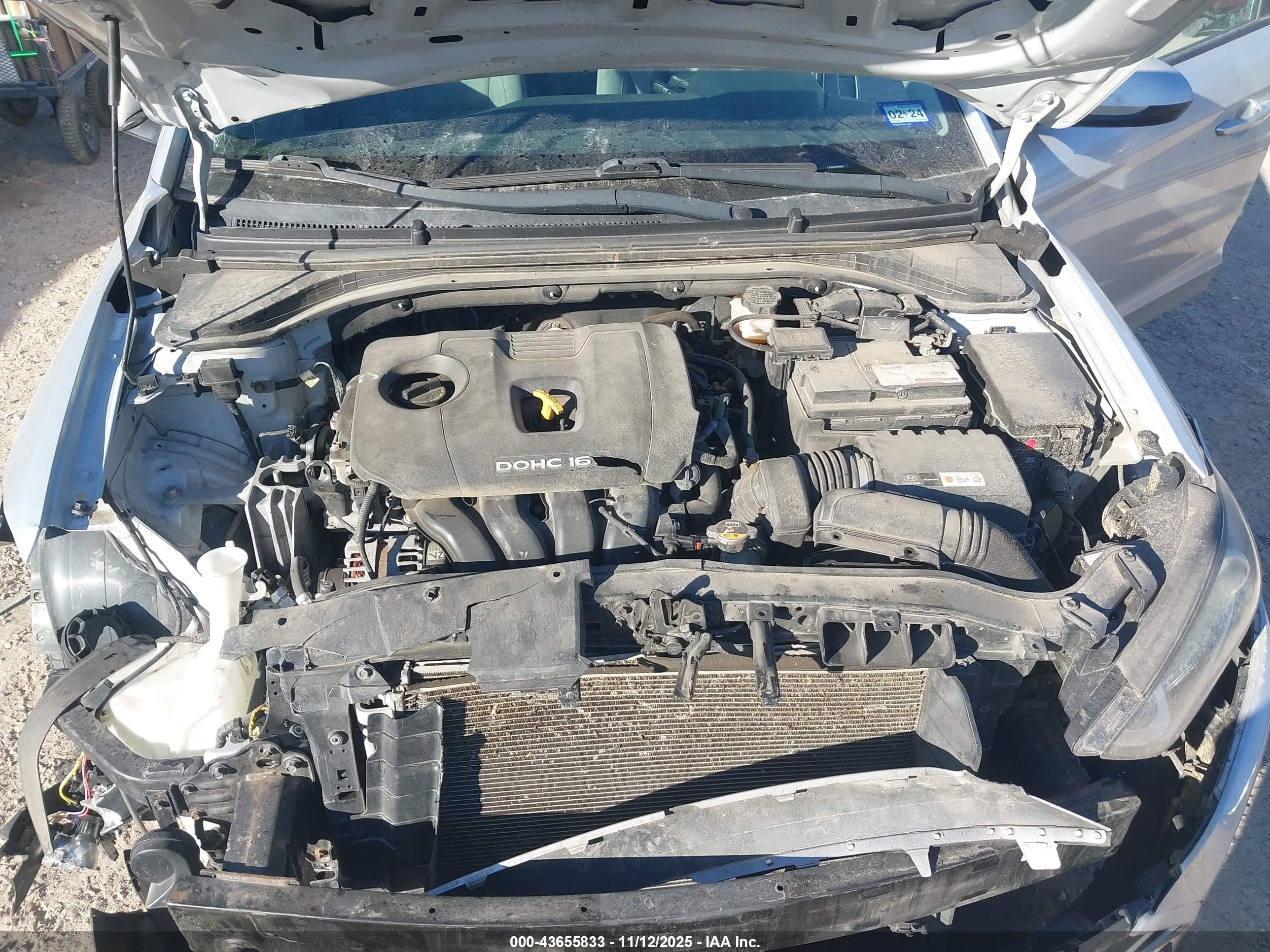 HYUNDAI ELANTRA image 10