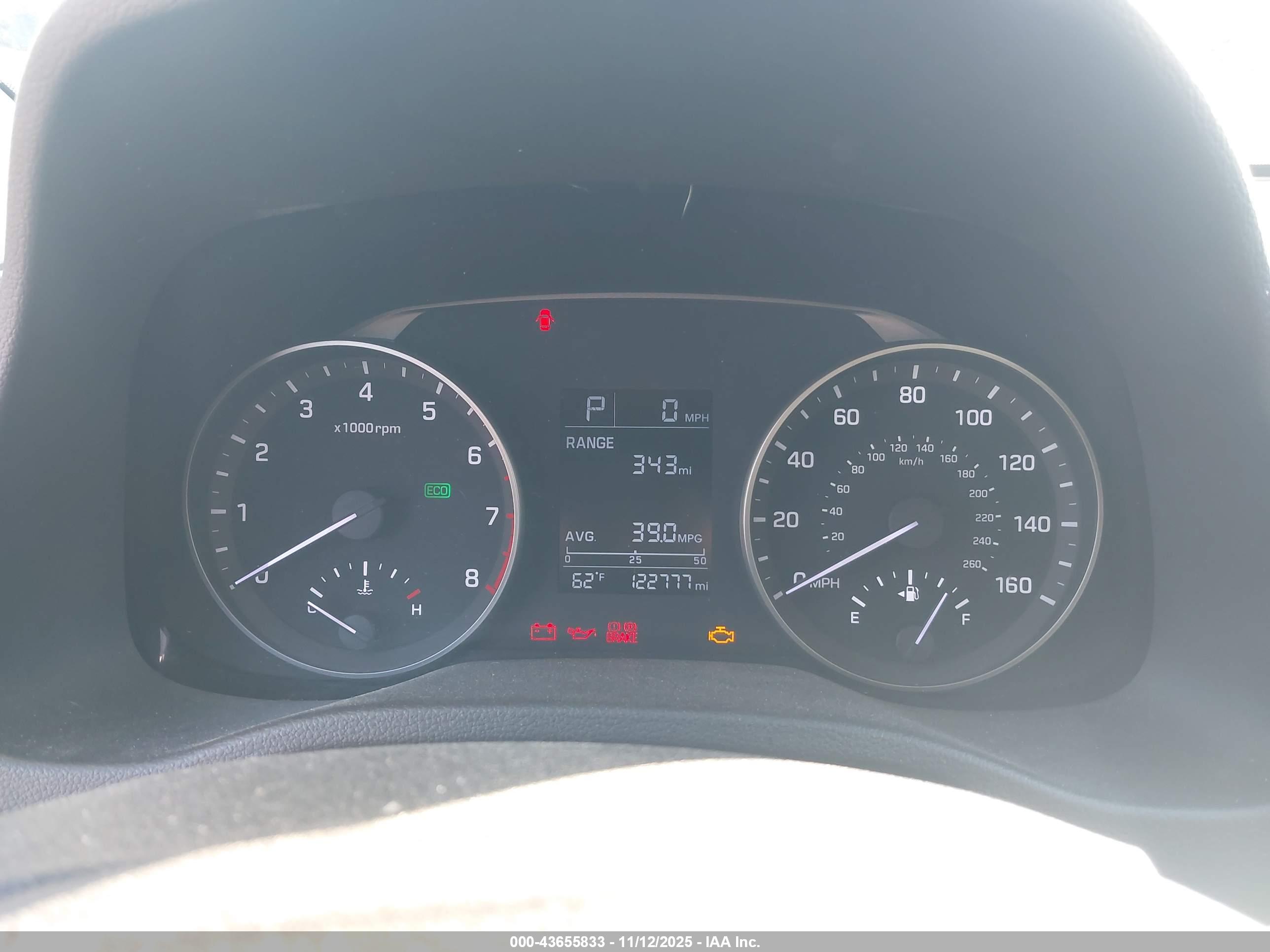 HYUNDAI ELANTRA image 7