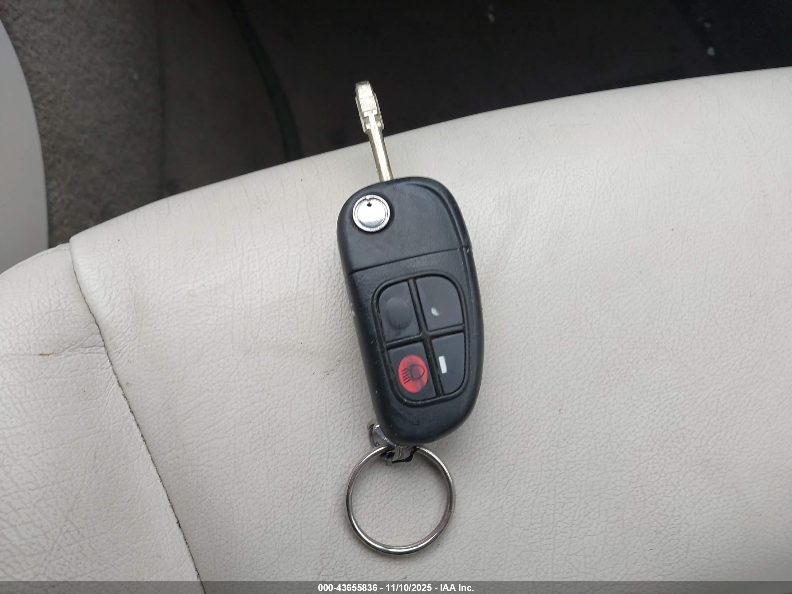 JAGUAR X-TYPE image 11