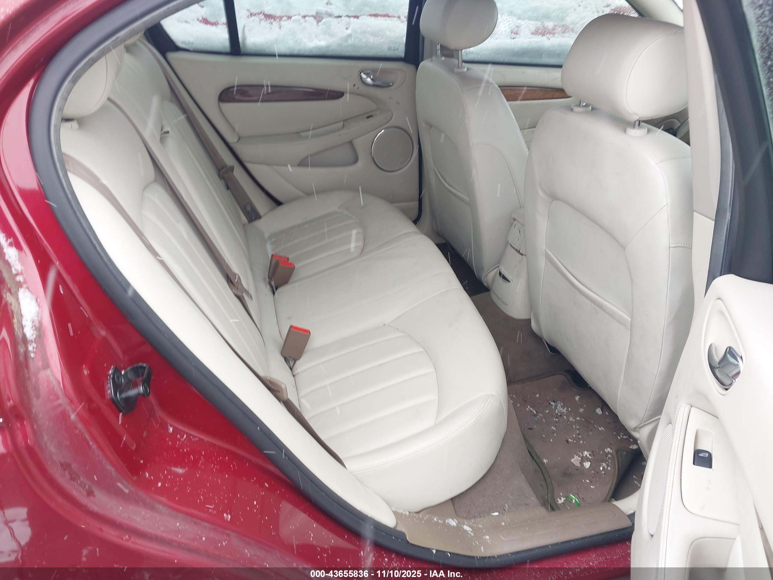 JAGUAR X-TYPE image 8