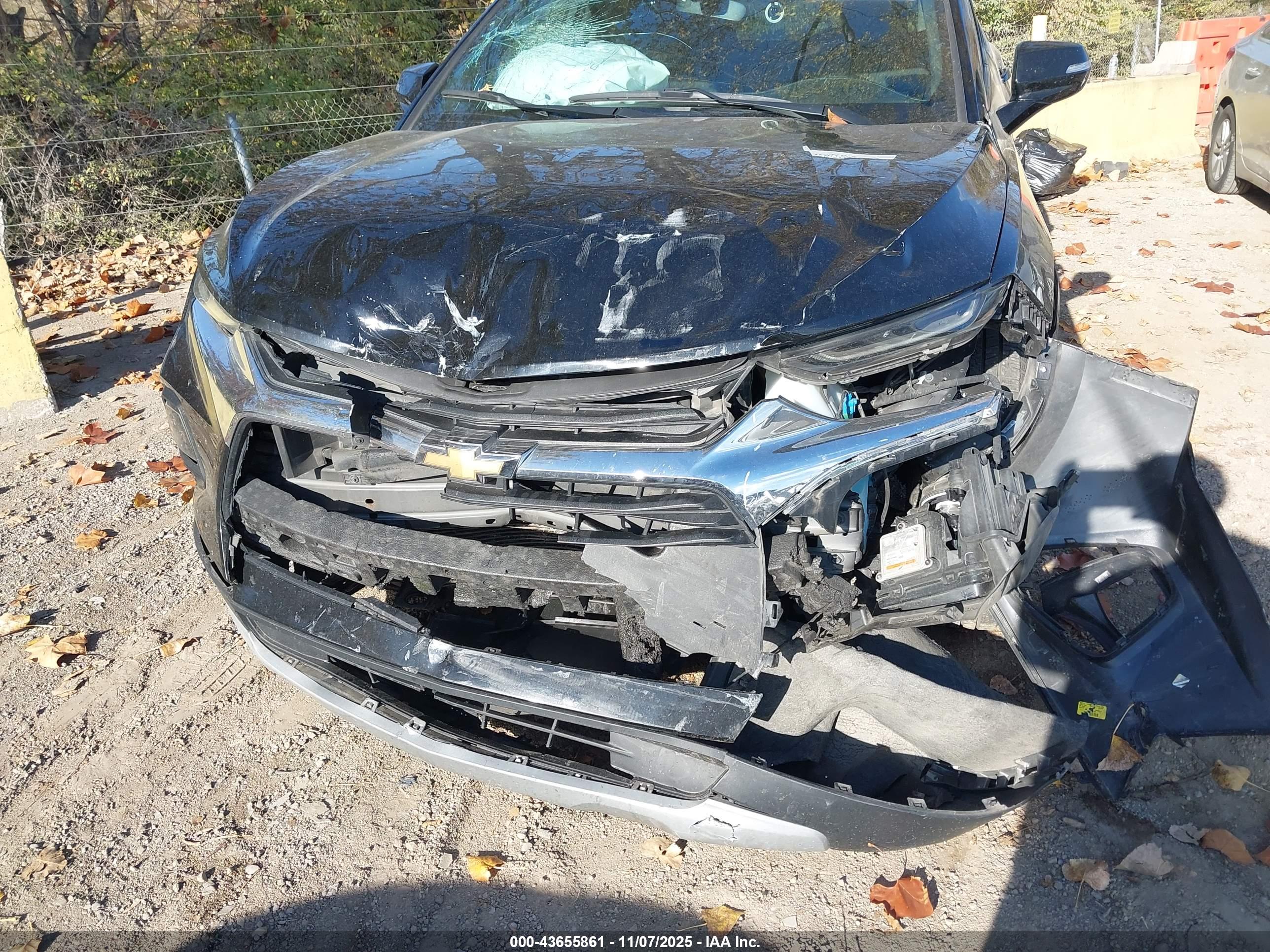 CHEVROLET BLAZER image 6