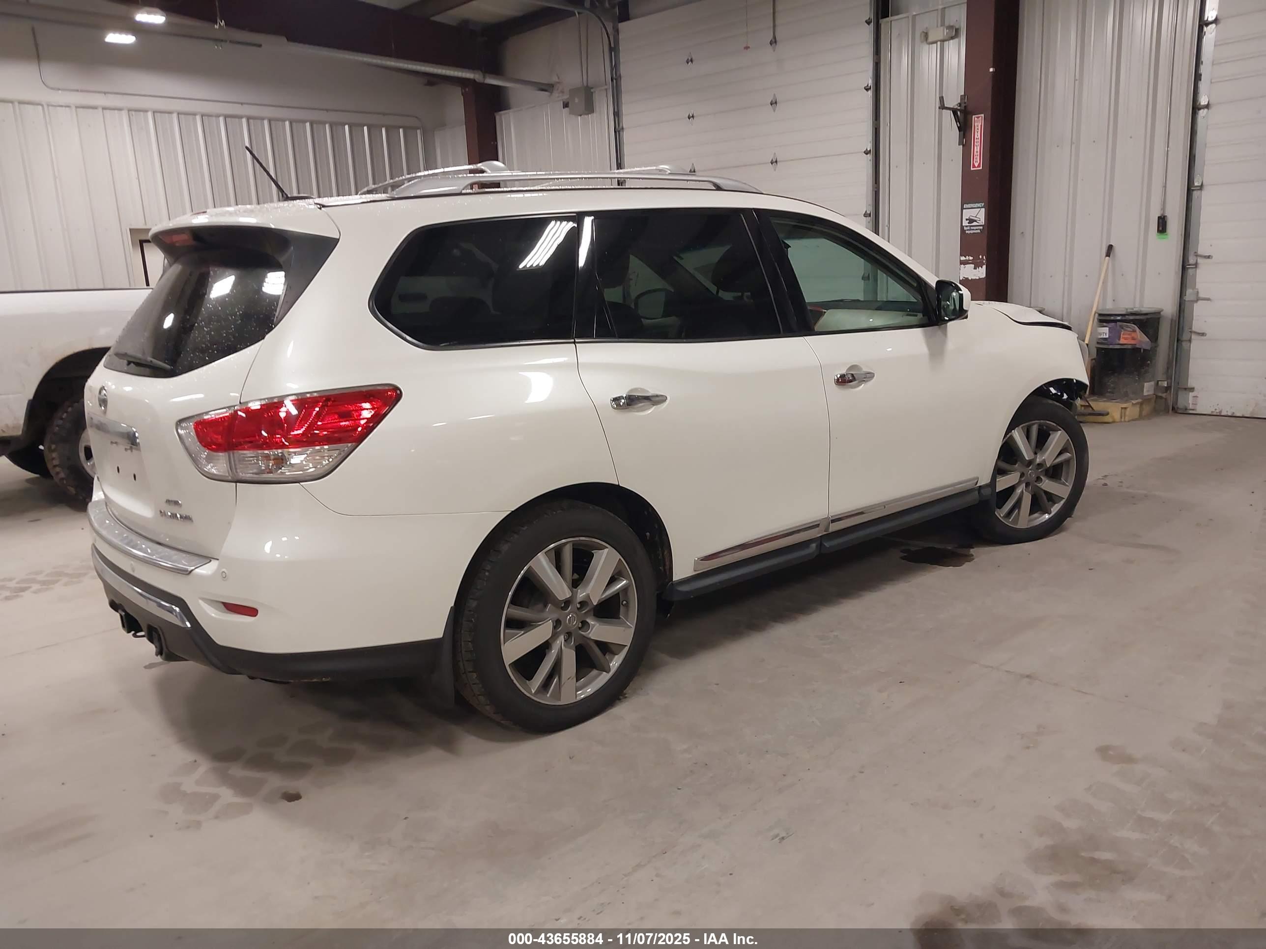 NISSAN PATHFINDER image 4