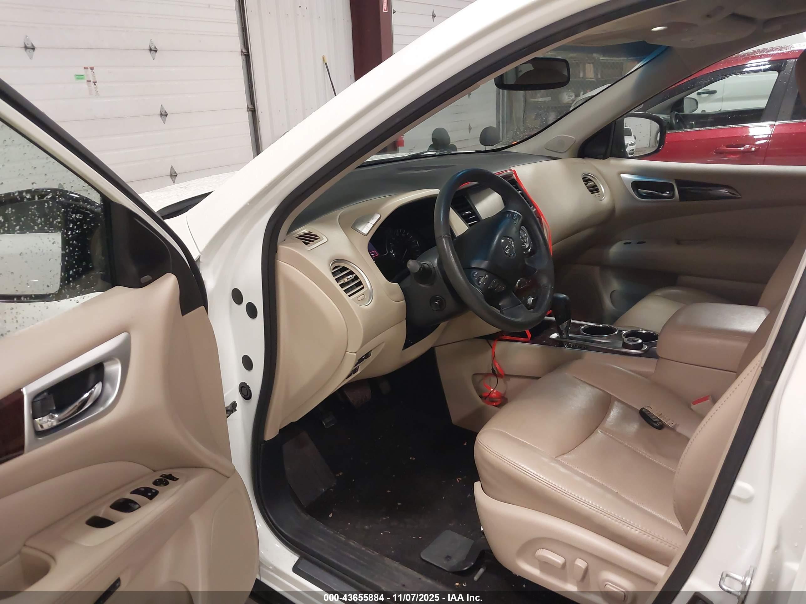 NISSAN PATHFINDER image 5