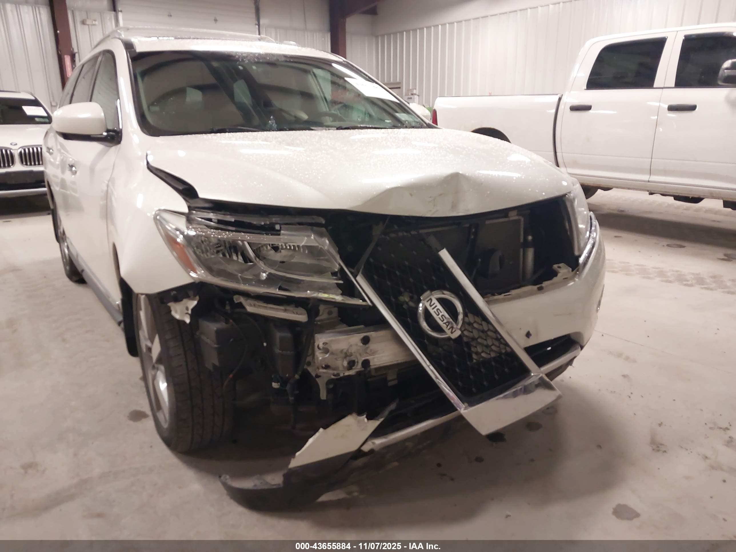 NISSAN PATHFINDER image 6
