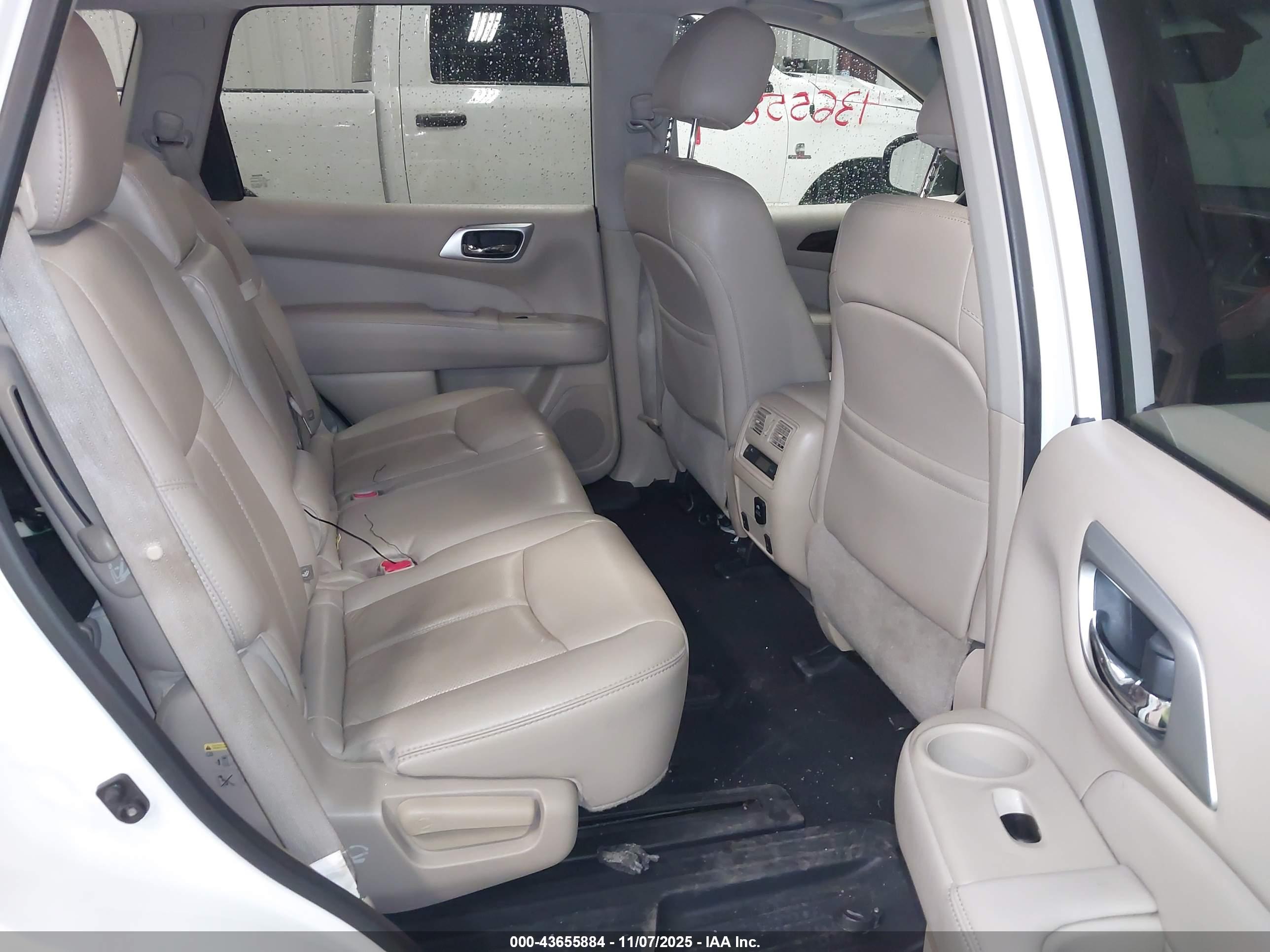 NISSAN PATHFINDER image 8