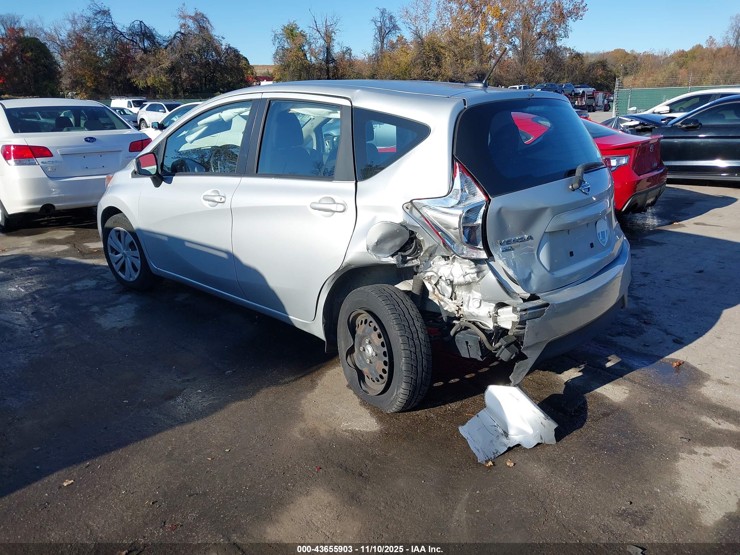 NISSAN VERSA image 3