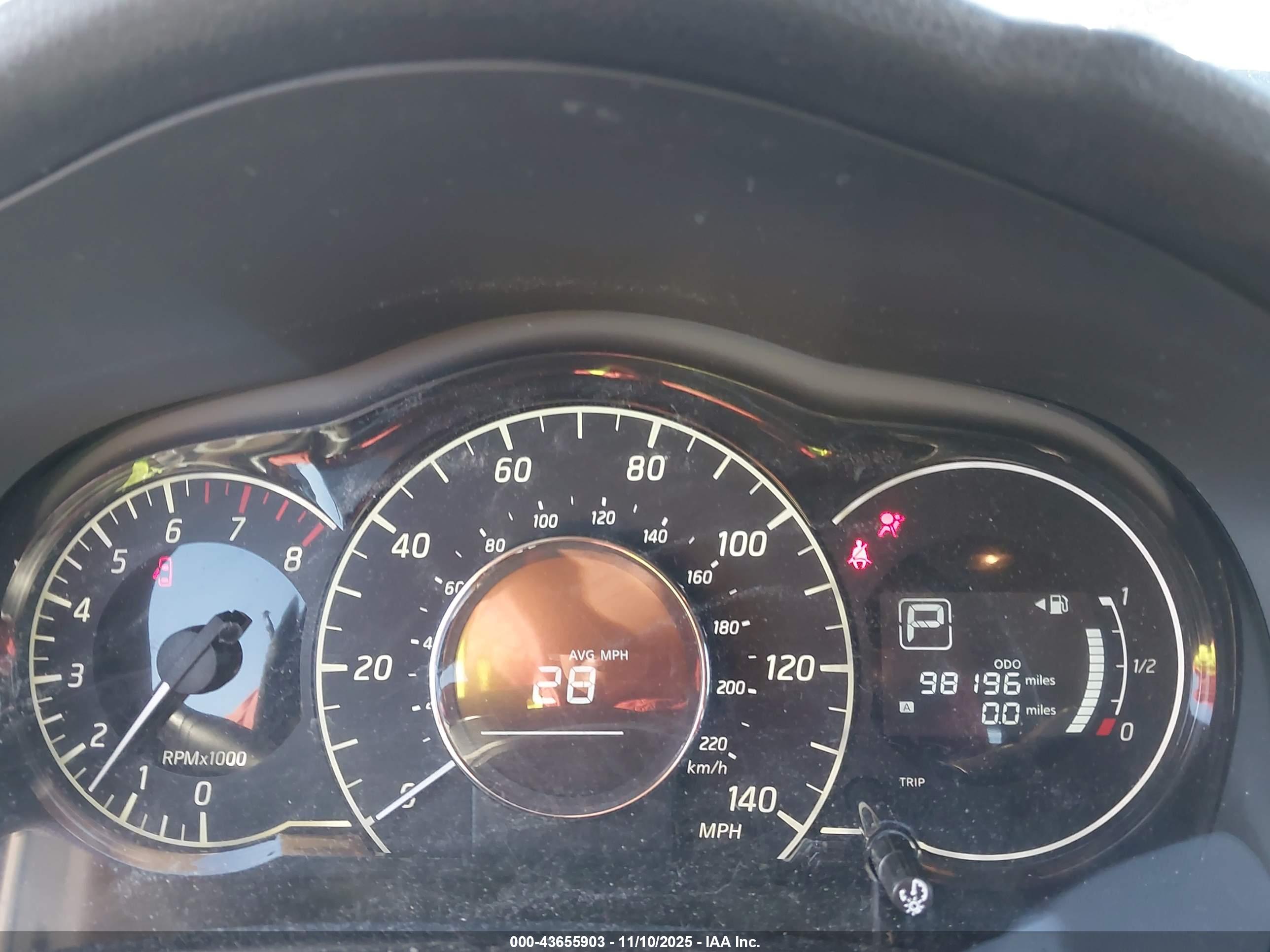 NISSAN VERSA image 7