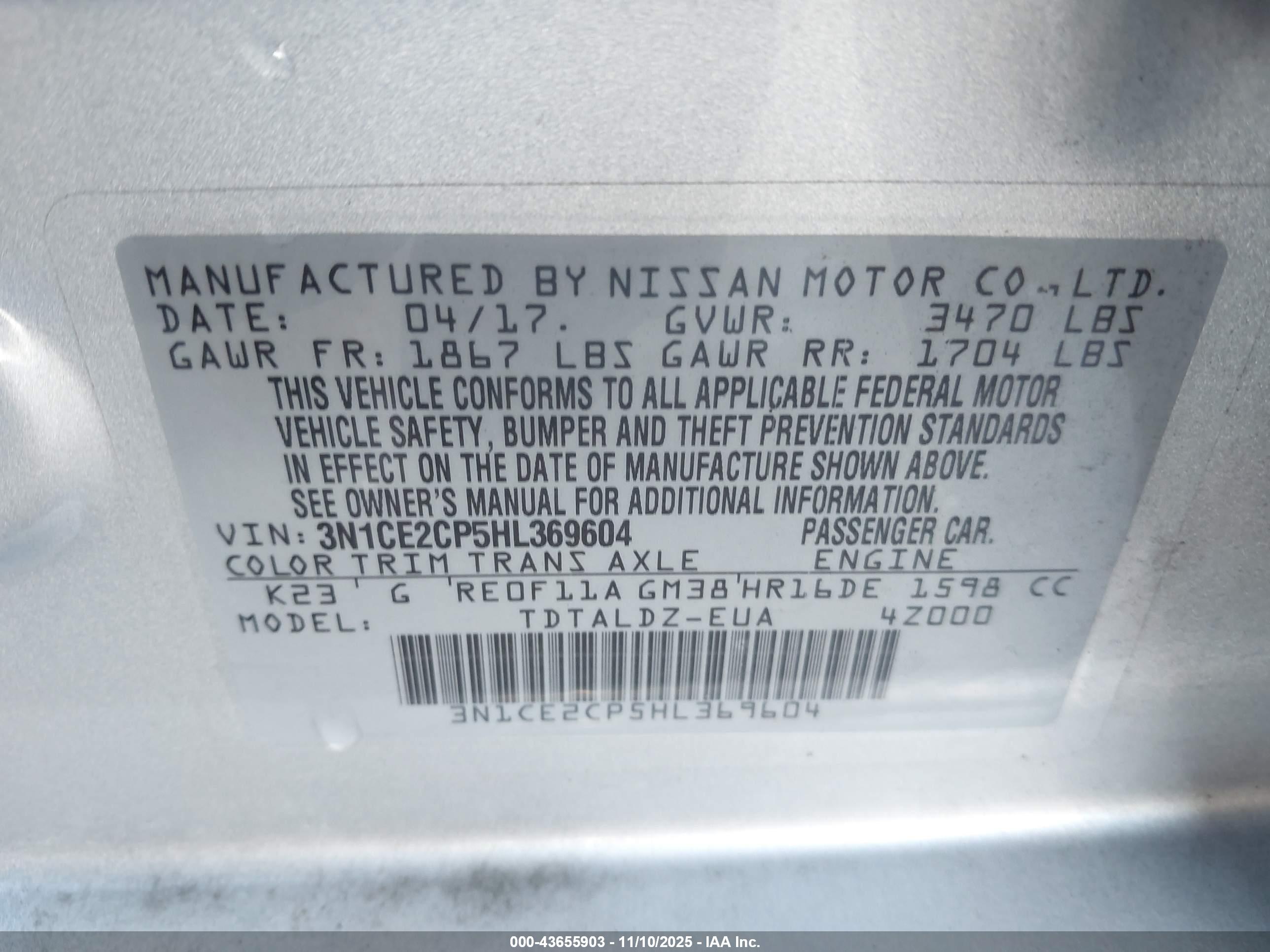 NISSAN VERSA image 9