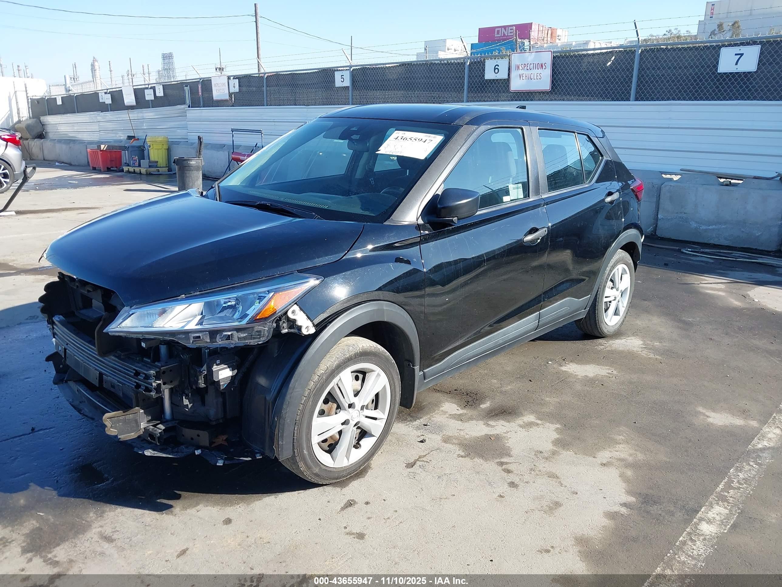 NISSAN KICKS image 2