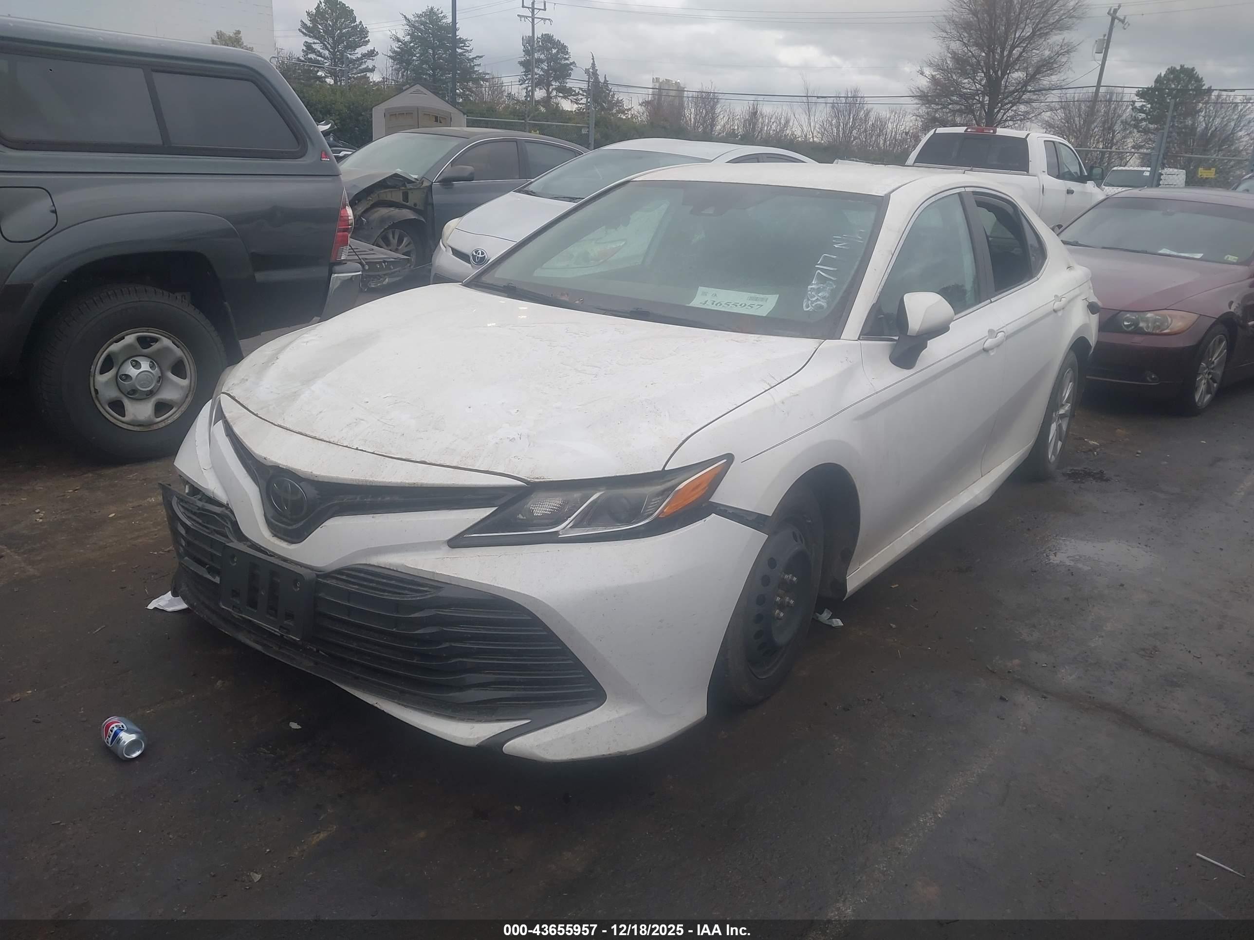 TOYOTA CAMRY image 2