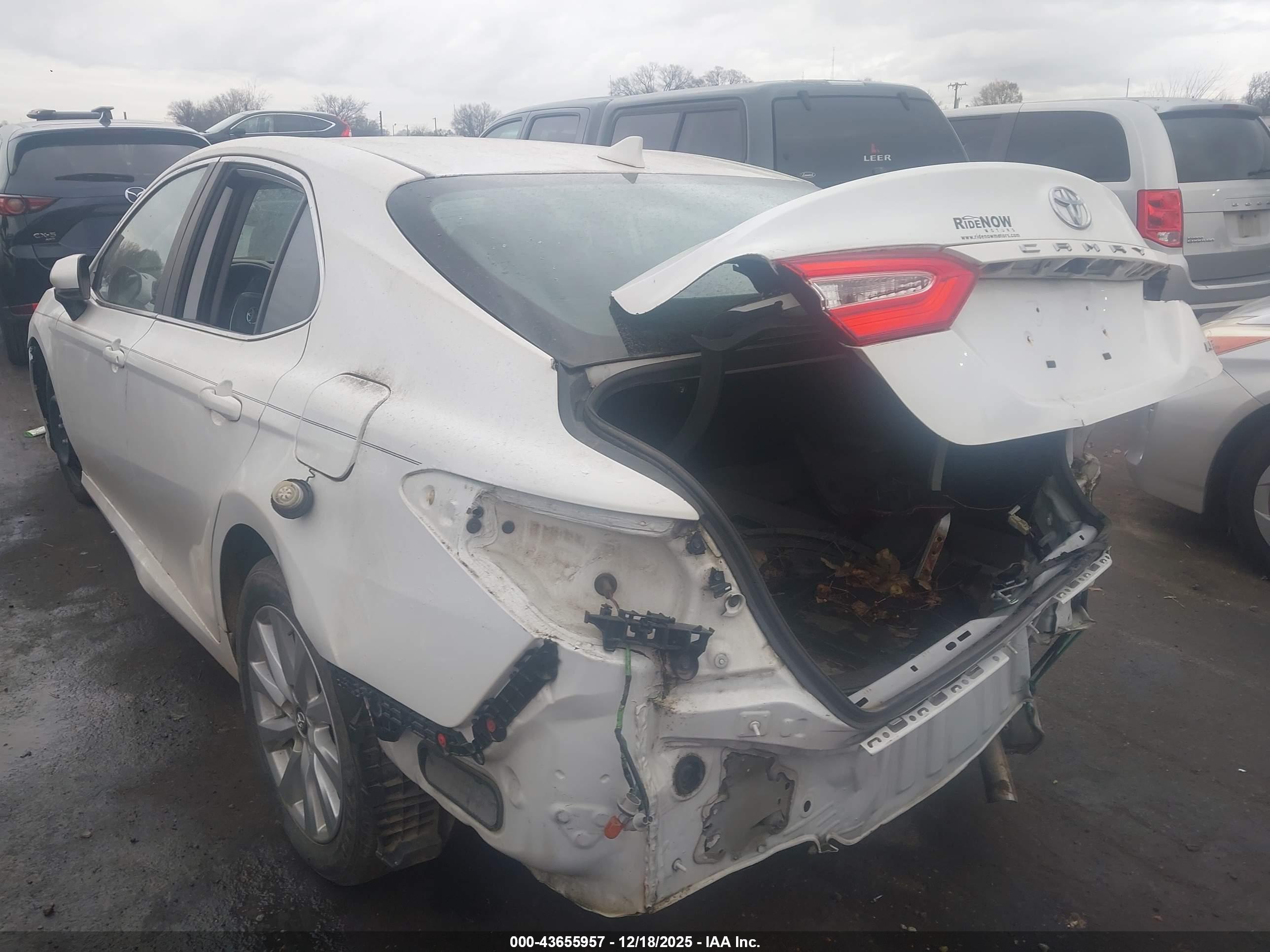 TOYOTA CAMRY image 6
