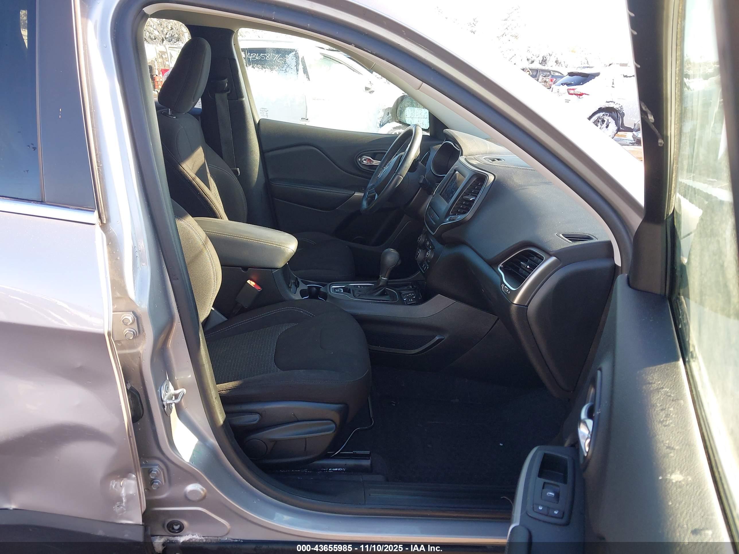 JEEP CHEROKEE image 5