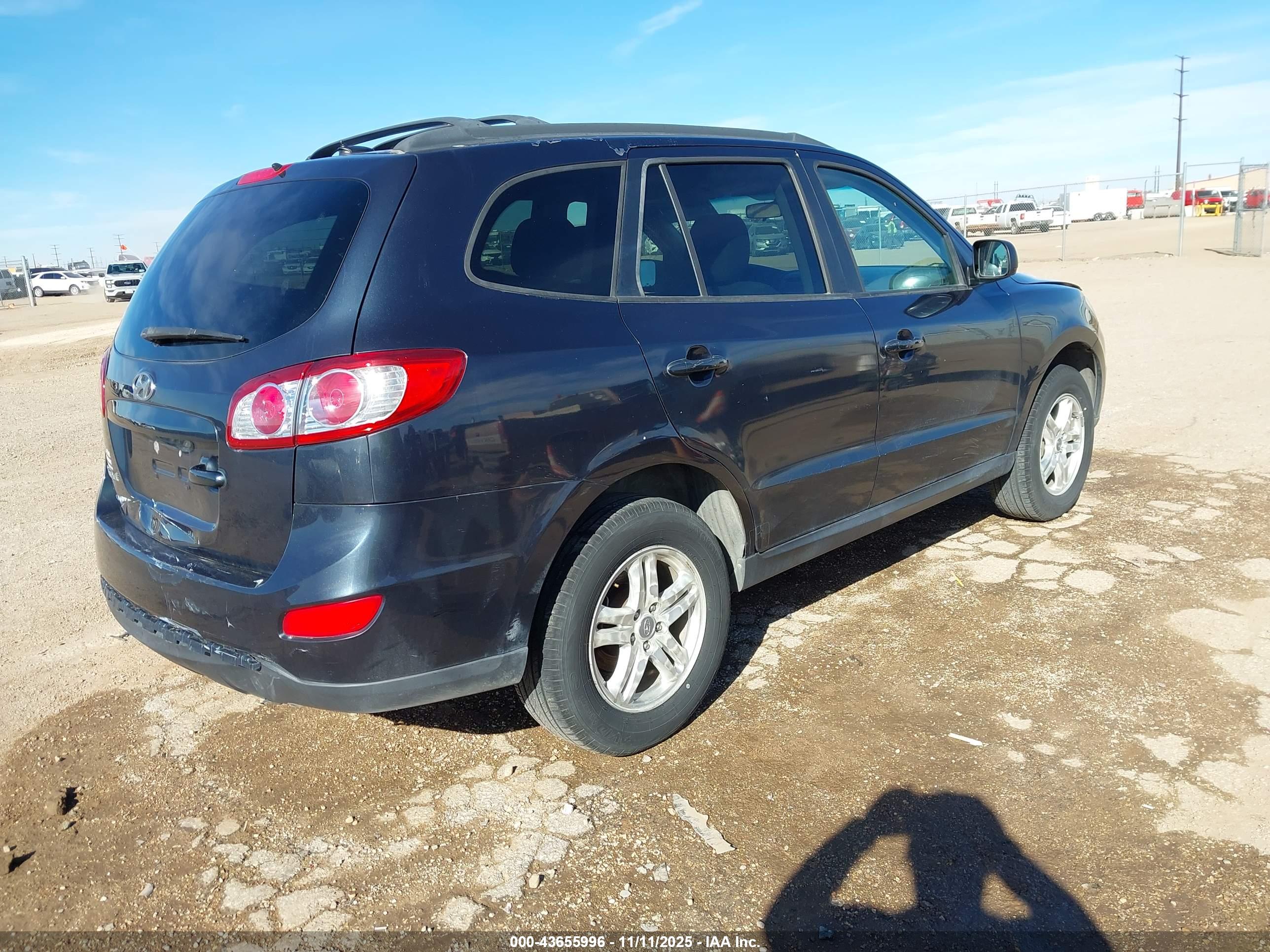 HYUNDAI SANTA image 4