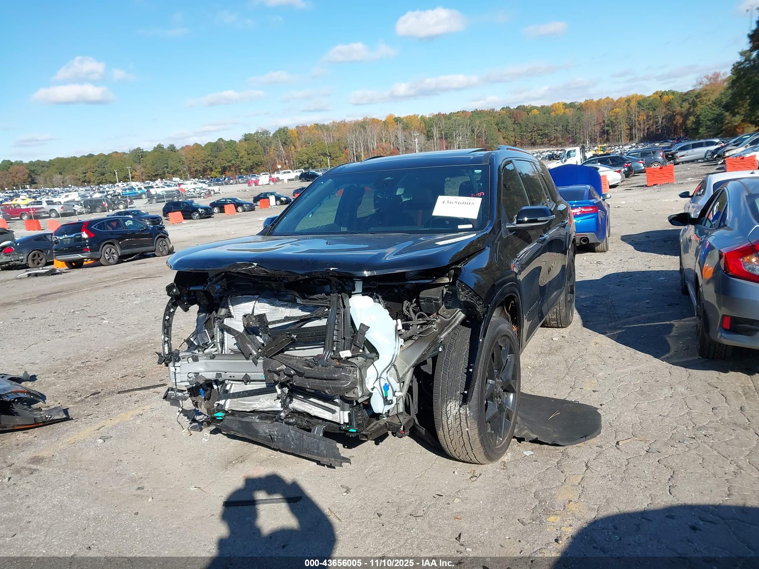CHEVROLET TRAVERSE image 2