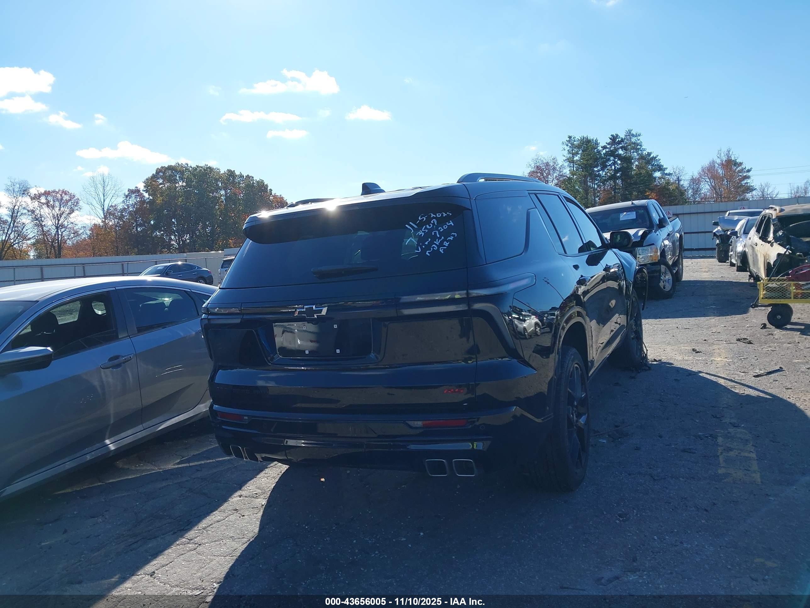 CHEVROLET TRAVERSE image 4