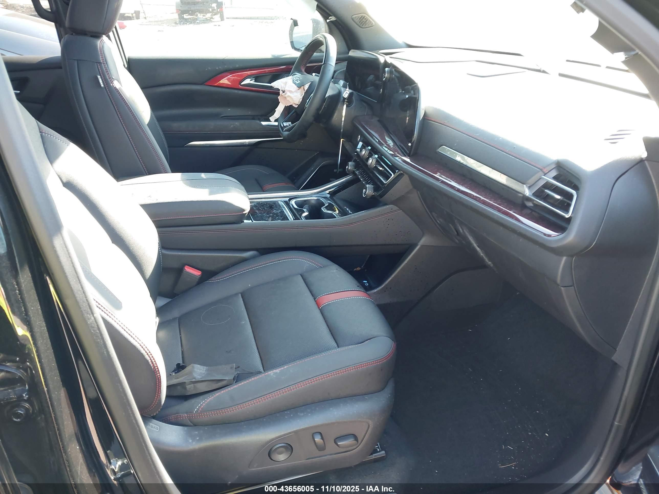 CHEVROLET TRAVERSE image 5