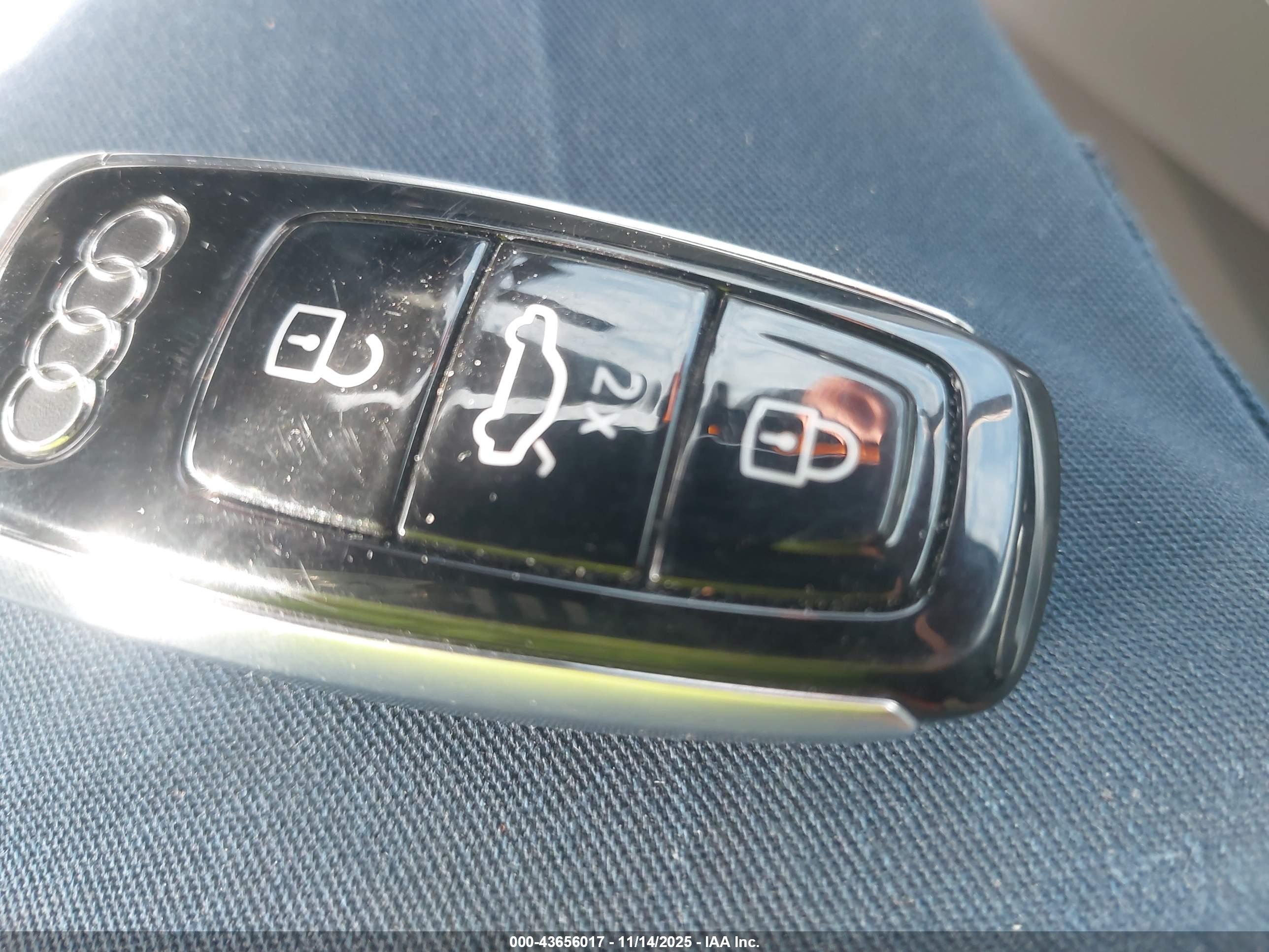 AUDI E-TRON image 11