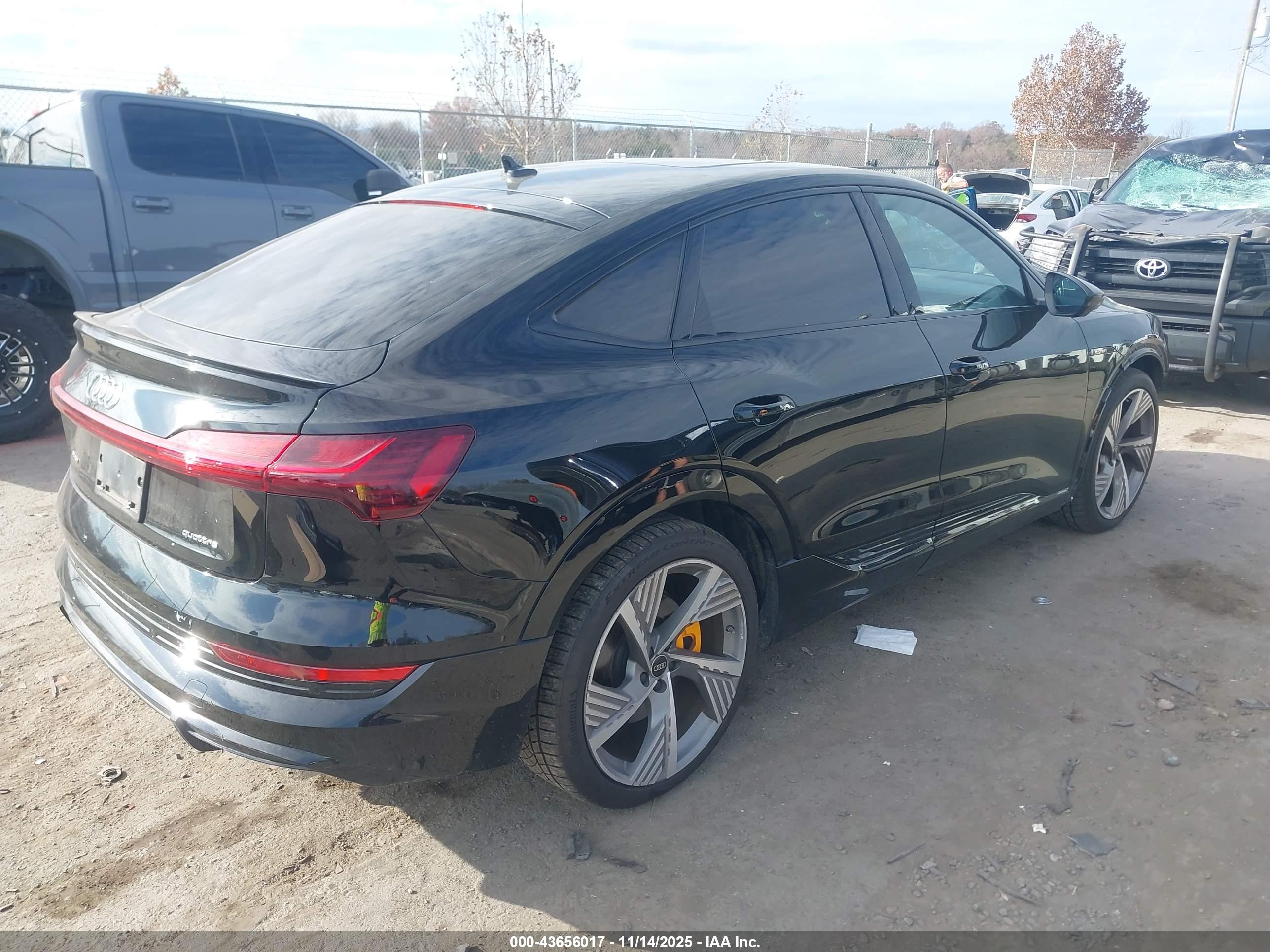 AUDI E-TRON image 4