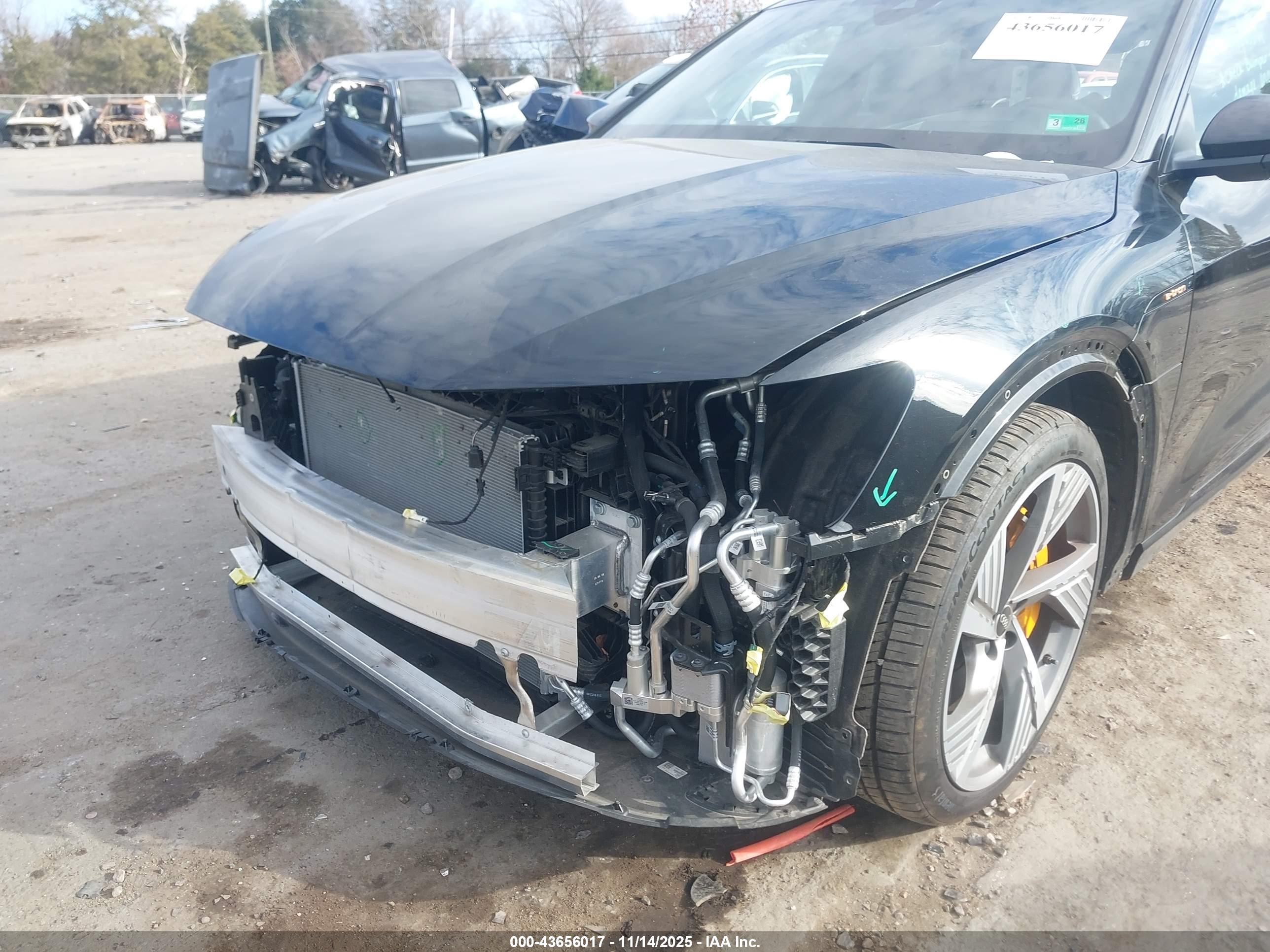 AUDI E-TRON image 6