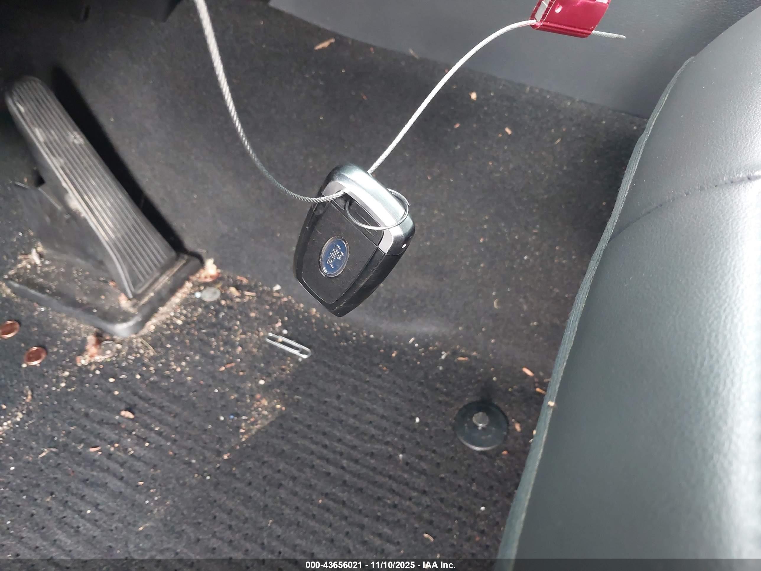 FORD EXPLORER image 11