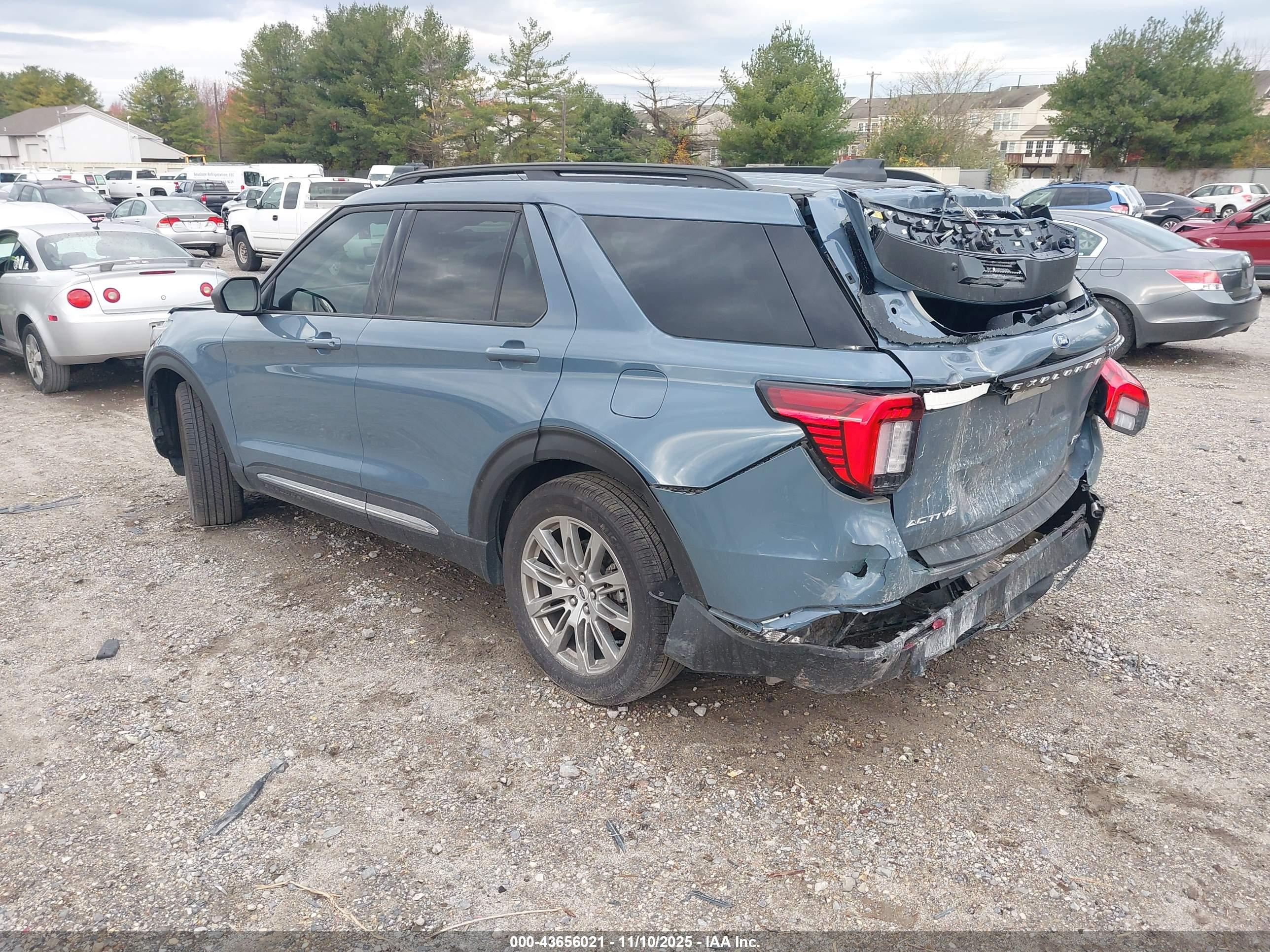 FORD EXPLORER image 3