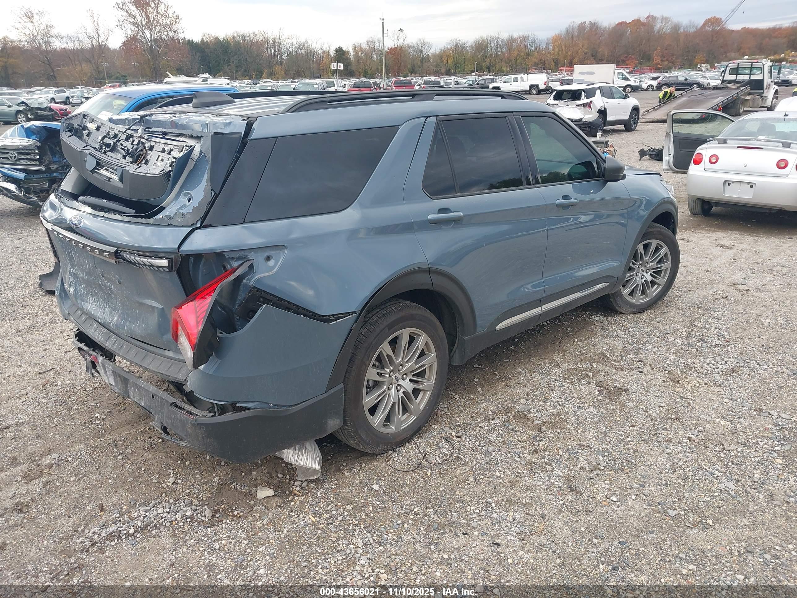 FORD EXPLORER image 4