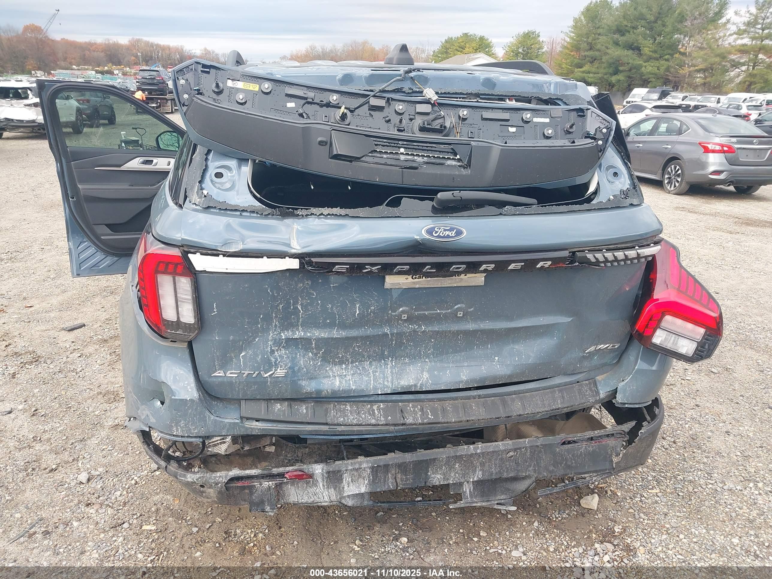 FORD EXPLORER image 6