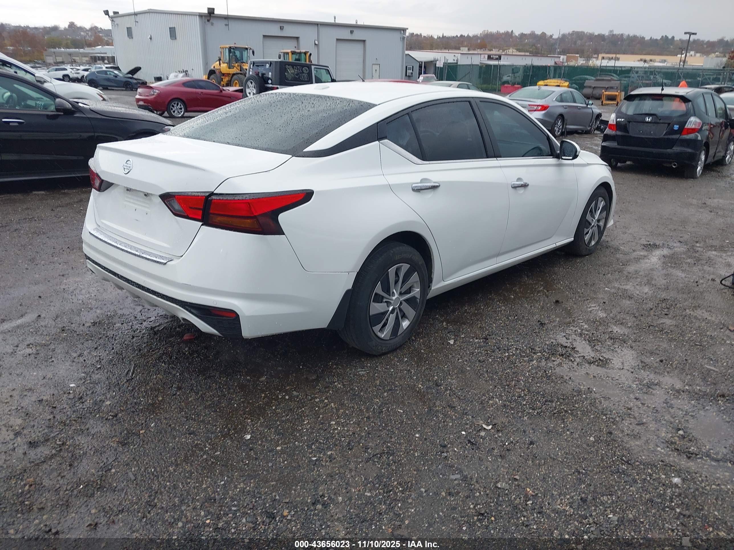 NISSAN ALTIMA image 4