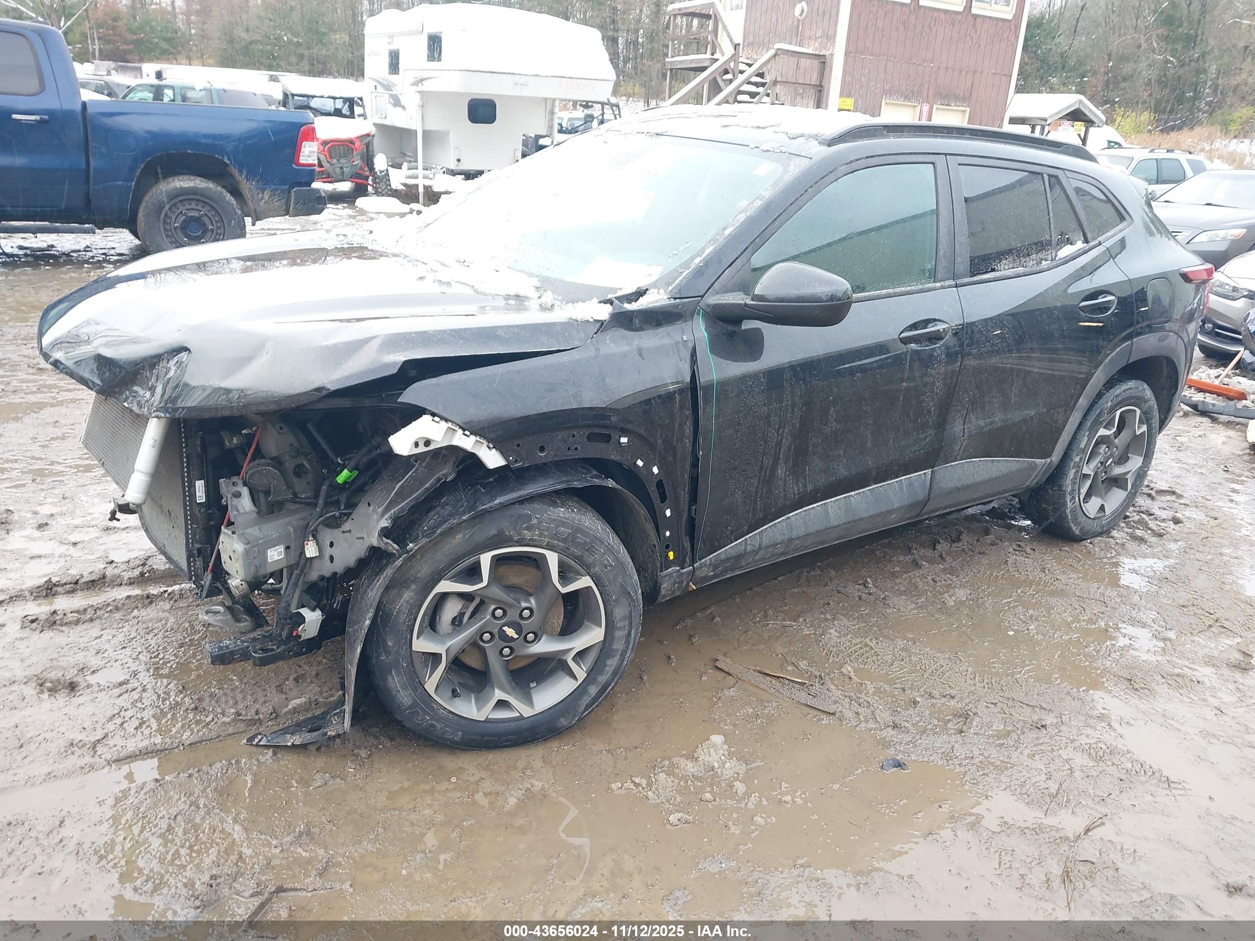 CHEVROLET TRAX image 2