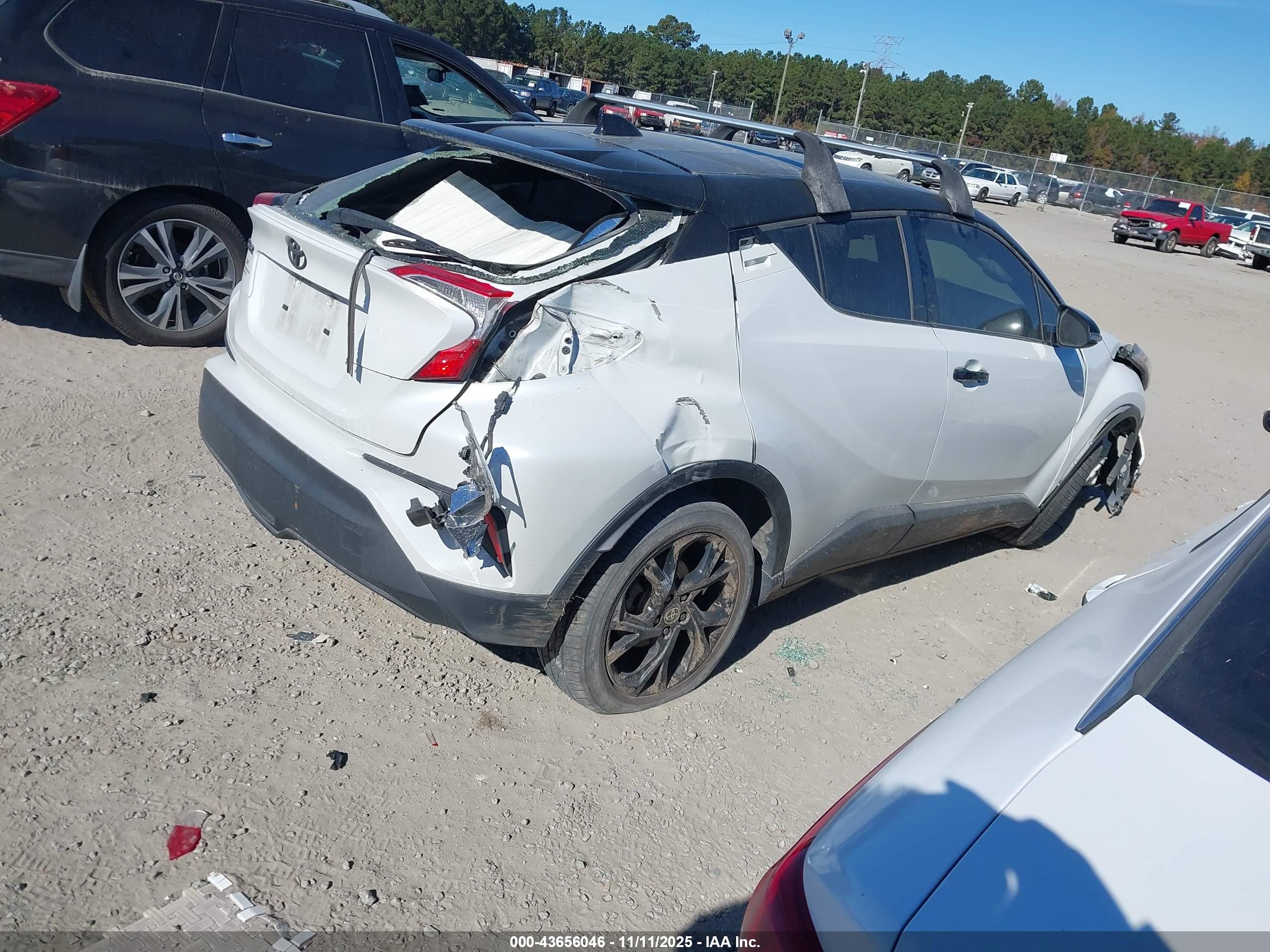 TOYOTA C-HR image 4